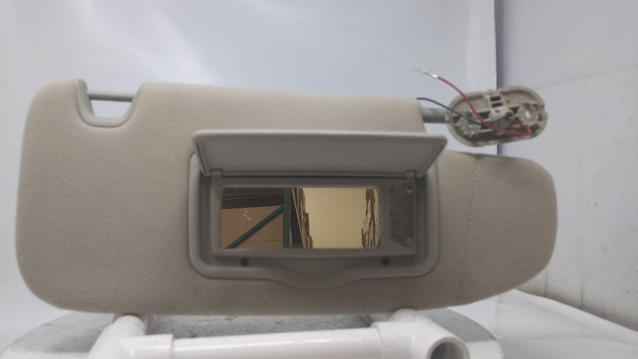 2006 Ford Fusion Sun Visor Shade Replacement Passenger Right Mirror Fits OEM Used Auto Parts - Oemusedautoparts1.com