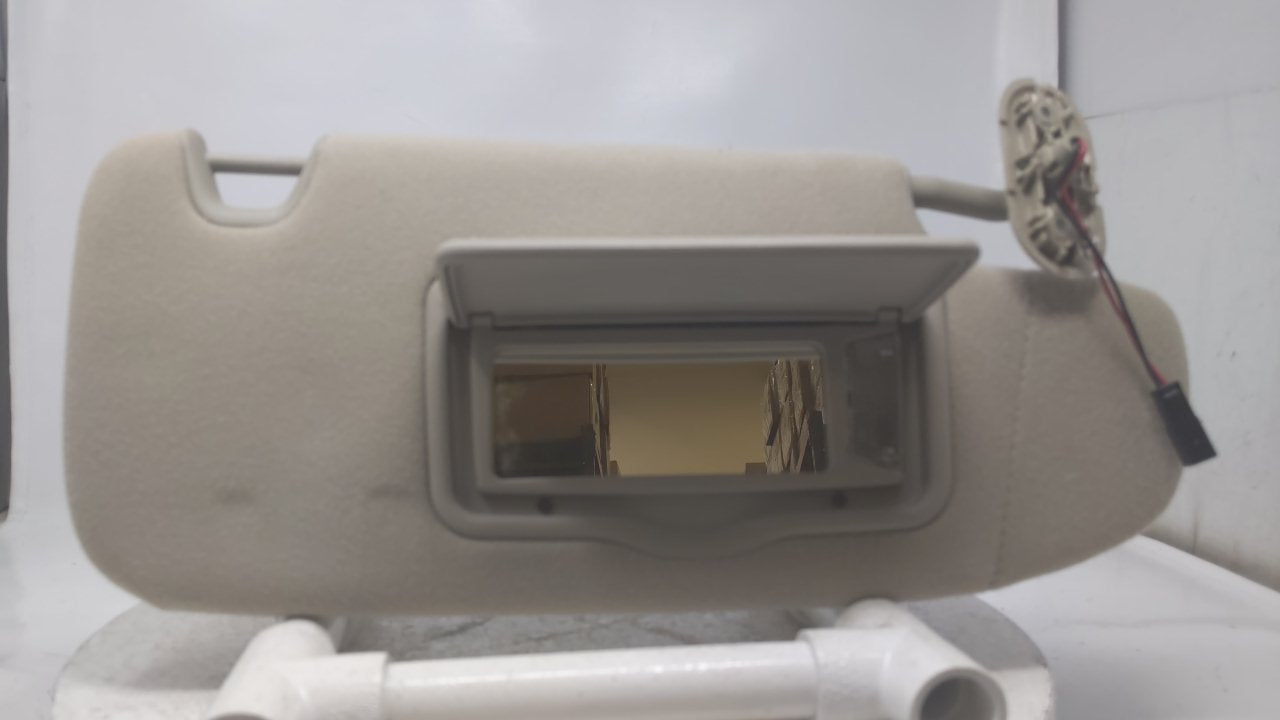 2006 Ford Fusion Sun Visor Shade Replacement Passenger Right Mirror Fits OEM Used Auto Parts - Oemusedautoparts1.com