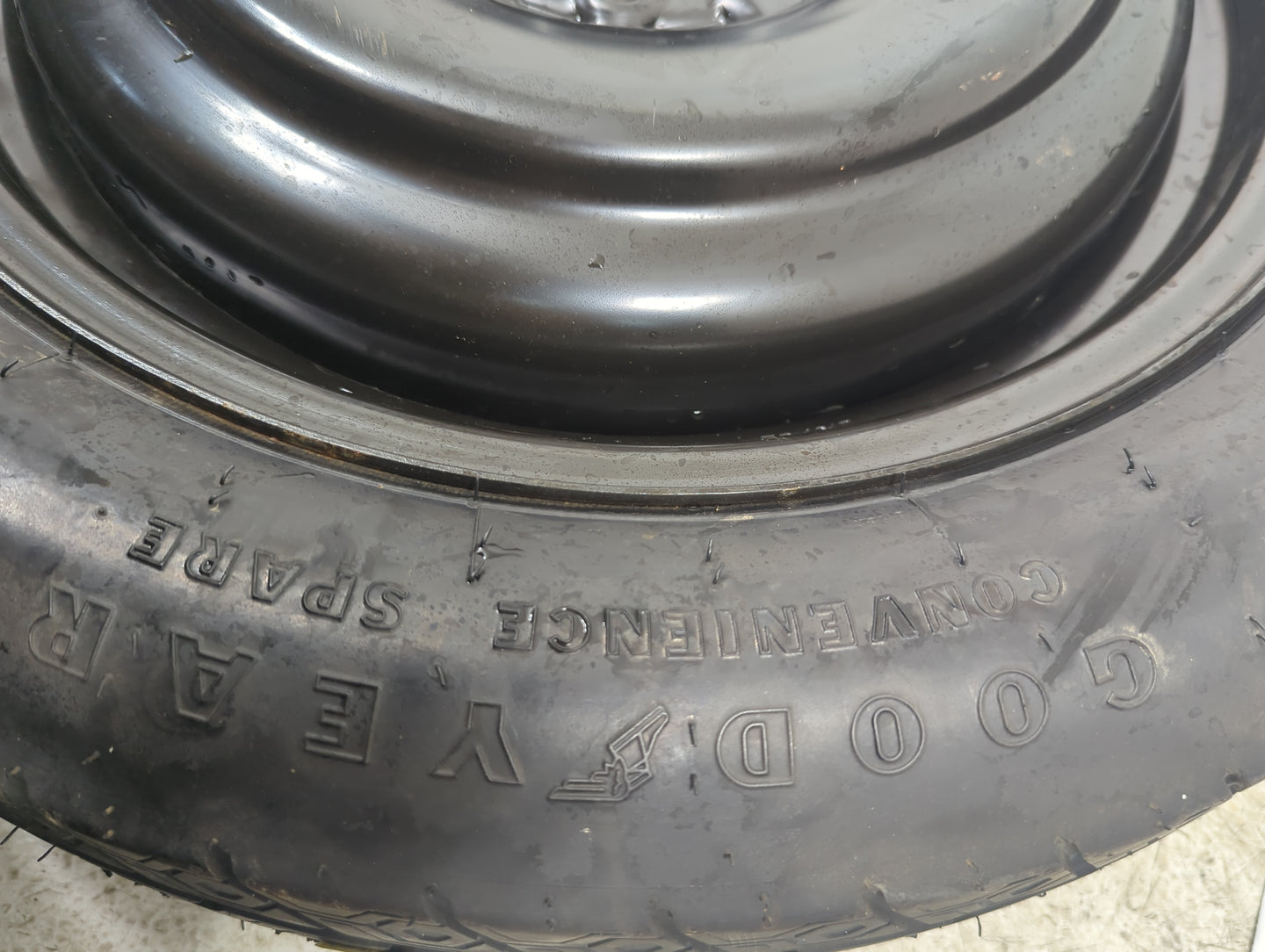 2006-2012 Ford Fusion Spare Donut Tire Wheel Rim Oem 5036773 - Oemusedautoparts1.com