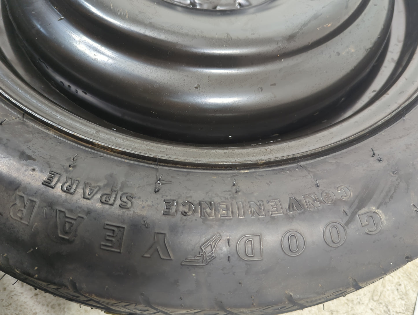 2006-2012 Ford Fusion Spare Donut Tire Wheel Rim Oem 5036773 - Oemusedautoparts1.com