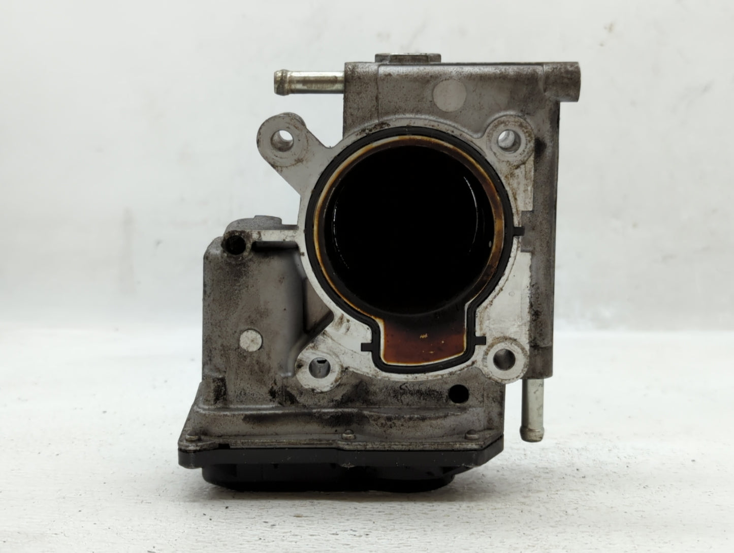 2006-2009 Ford Fusion Throttle Body P/N:6E5G-A Fits Fits 2006 2007 2008 2009 OEM Used Auto Parts - Oemusedautoparts1.com