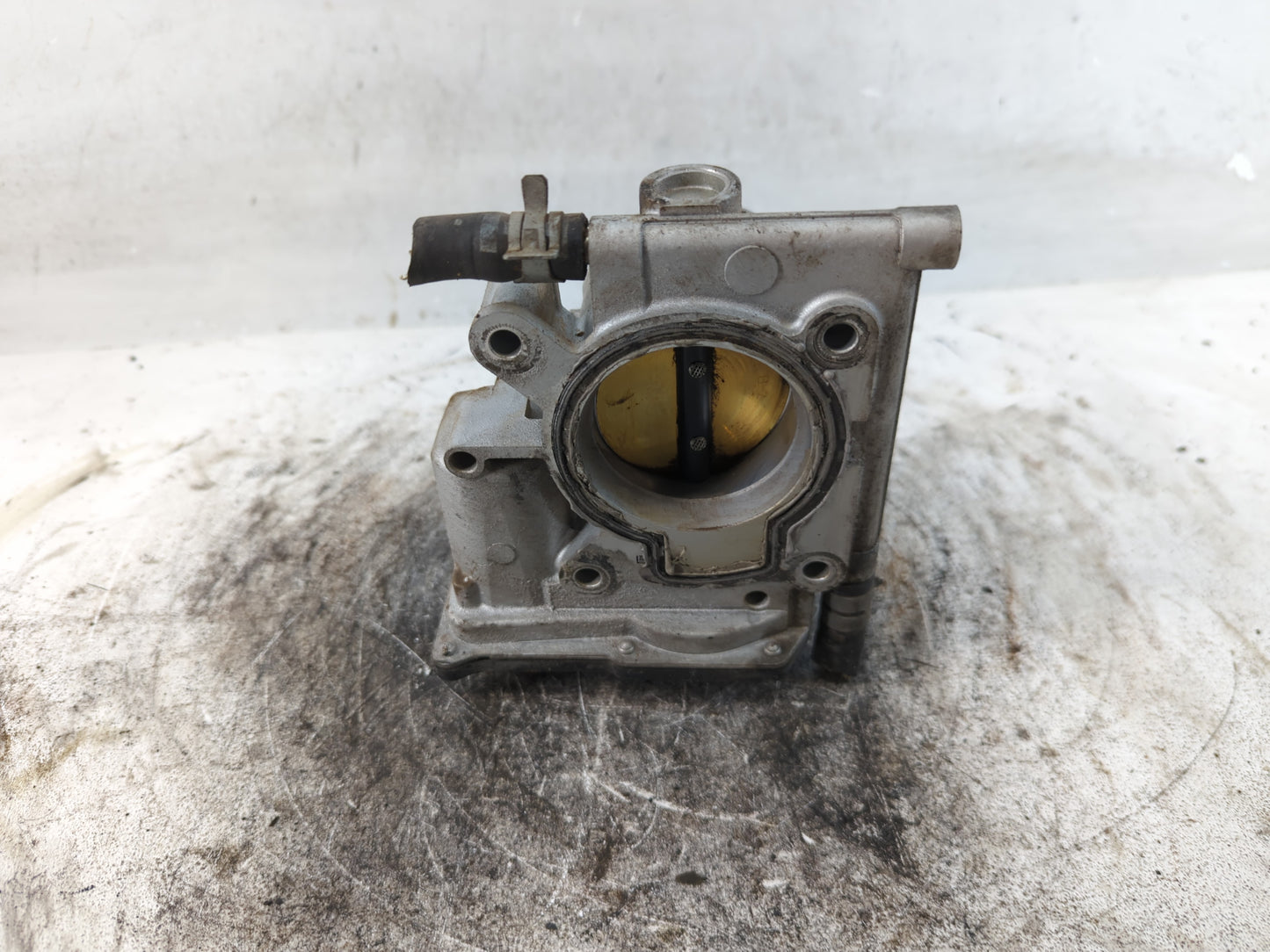 2006-2009 Ford Fusion Throttle Body P/N:8E5G-9F991-A Fits Fits 2006 2007 2008 2009 OEM Used Auto Parts - Oemusedautoparts1.c