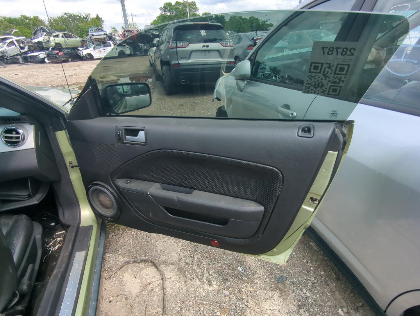 2006 Ford Mustang Front Right Passenger Interior Door Panel Trim - Oemusedautoparts1.com