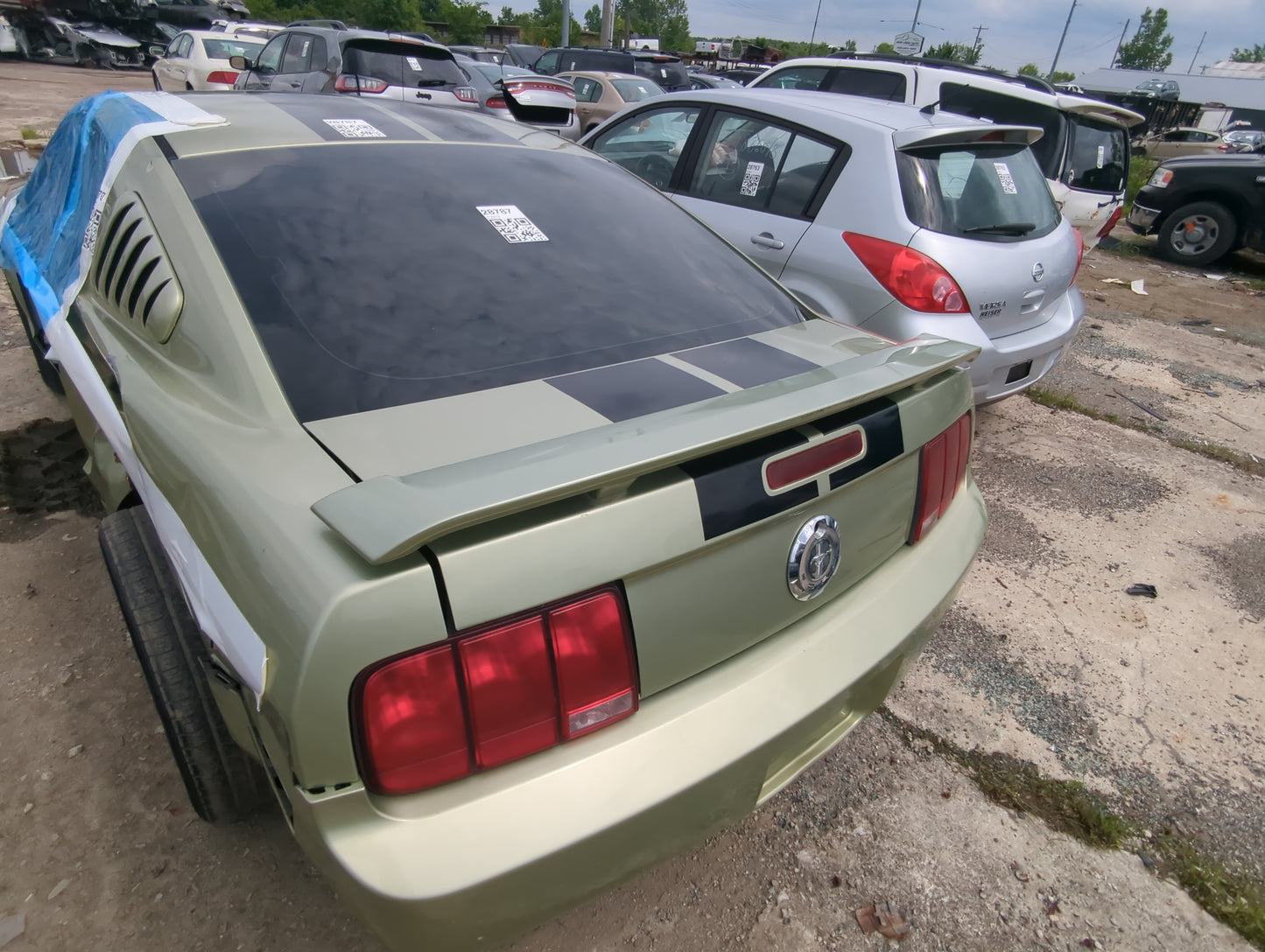 2005-2009 Ford Mustang Trunk/decklid/hatch/tailgate Oem - Oemusedautoparts1.com