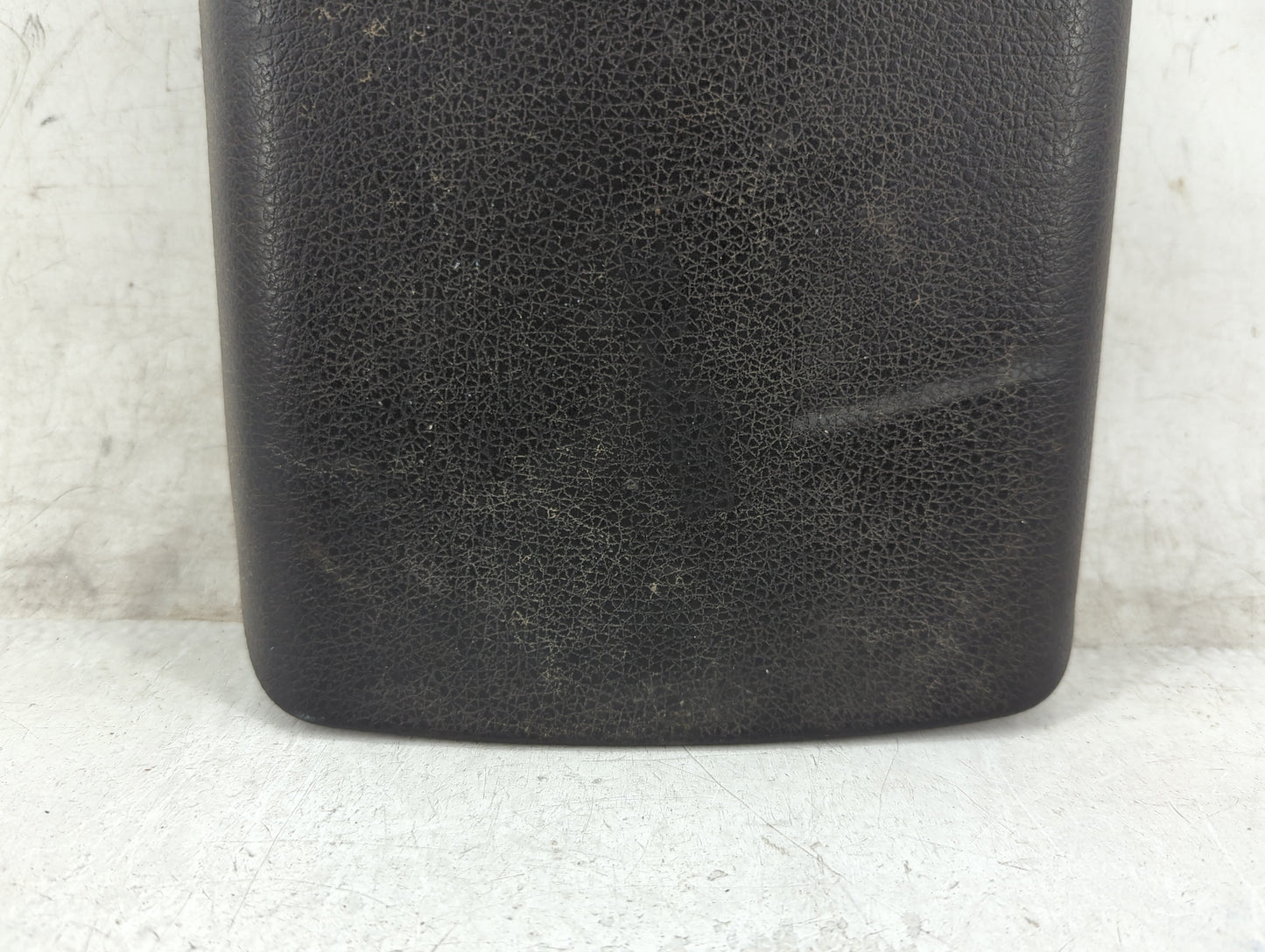2005-2006 Ford Mustang Center Console Armrest Cover Lid P/N:4R3X-63060A76 Fits Fits 2005 2006 OEM Used Auto Parts - Oemuseda