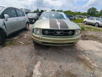 2006-2009 Ford Mustang Front Bumper Grille - Oemusedautoparts1.com