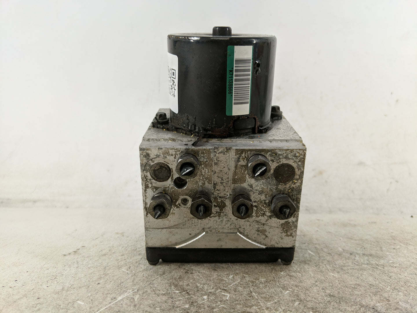 2005-2006 Ford Mustang ABS Pump Control Module Replacement P/N:6R33-2C353-AB Fits Fits 2005 2006 OEM Used Auto Parts - Oemus