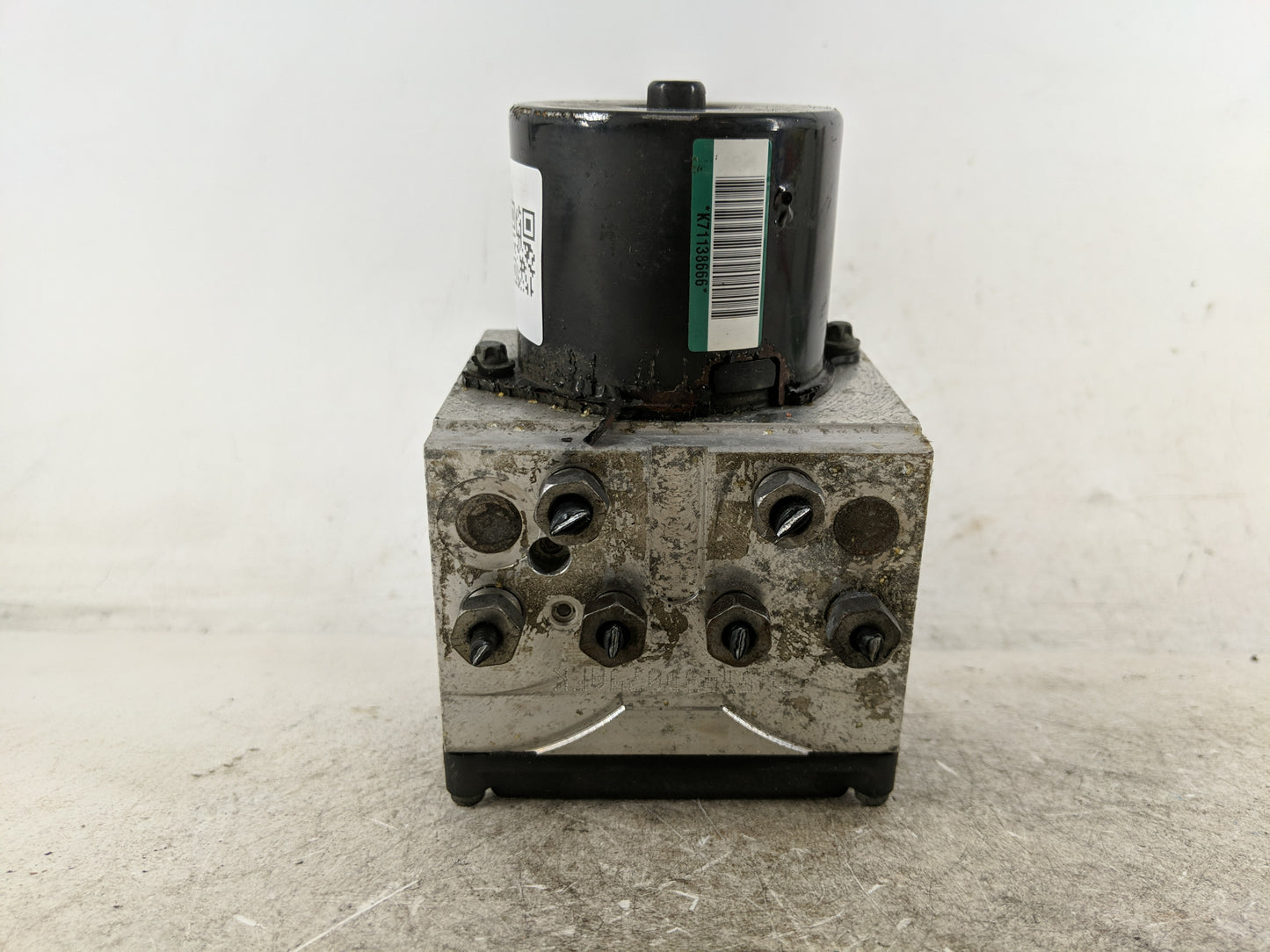 2005-2006 Ford Mustang ABS Pump Control Module Replacement P/N:6R33-2C353-AB Fits Fits 2005 2006 OEM Used Auto Parts - Oemus