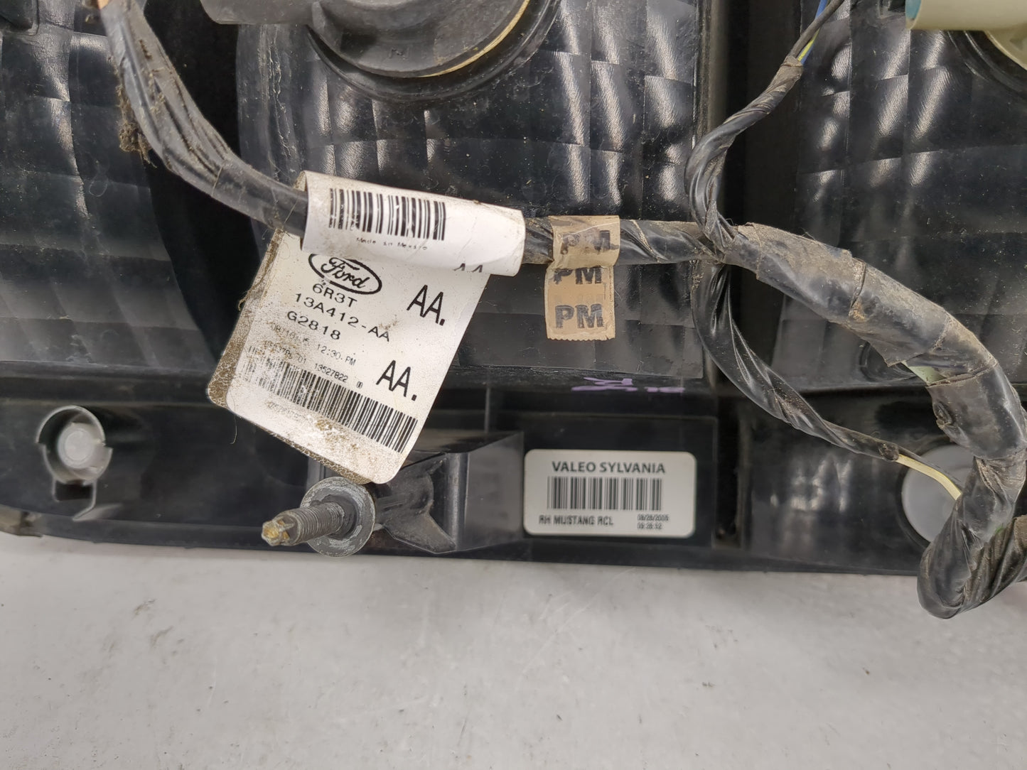 2005-2009 Ford Mustang Tail Light Assembly Passenger Right OEM P/N:13A412-AA Fits Fits 2005 2006 2007 2008 2009 OEM Used Aut