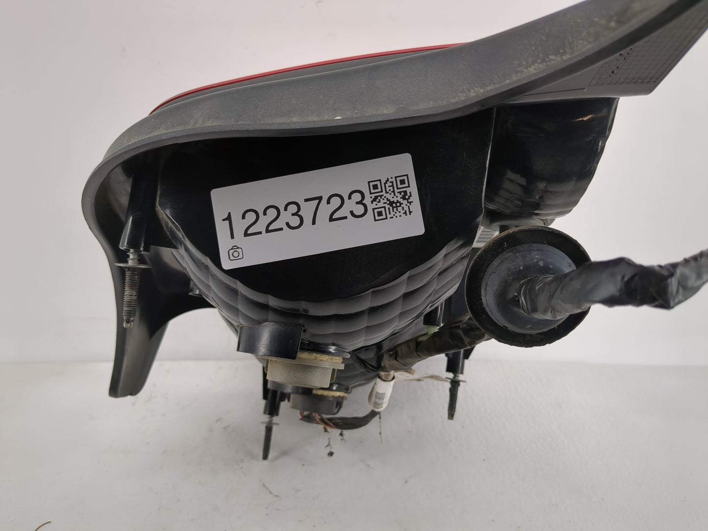 2005-2009 Ford Mustang Tail Light Assembly Passenger Right OEM P/N:13A412-AA Fits Fits 2005 2006 2007 2008 2009 OEM Used Aut