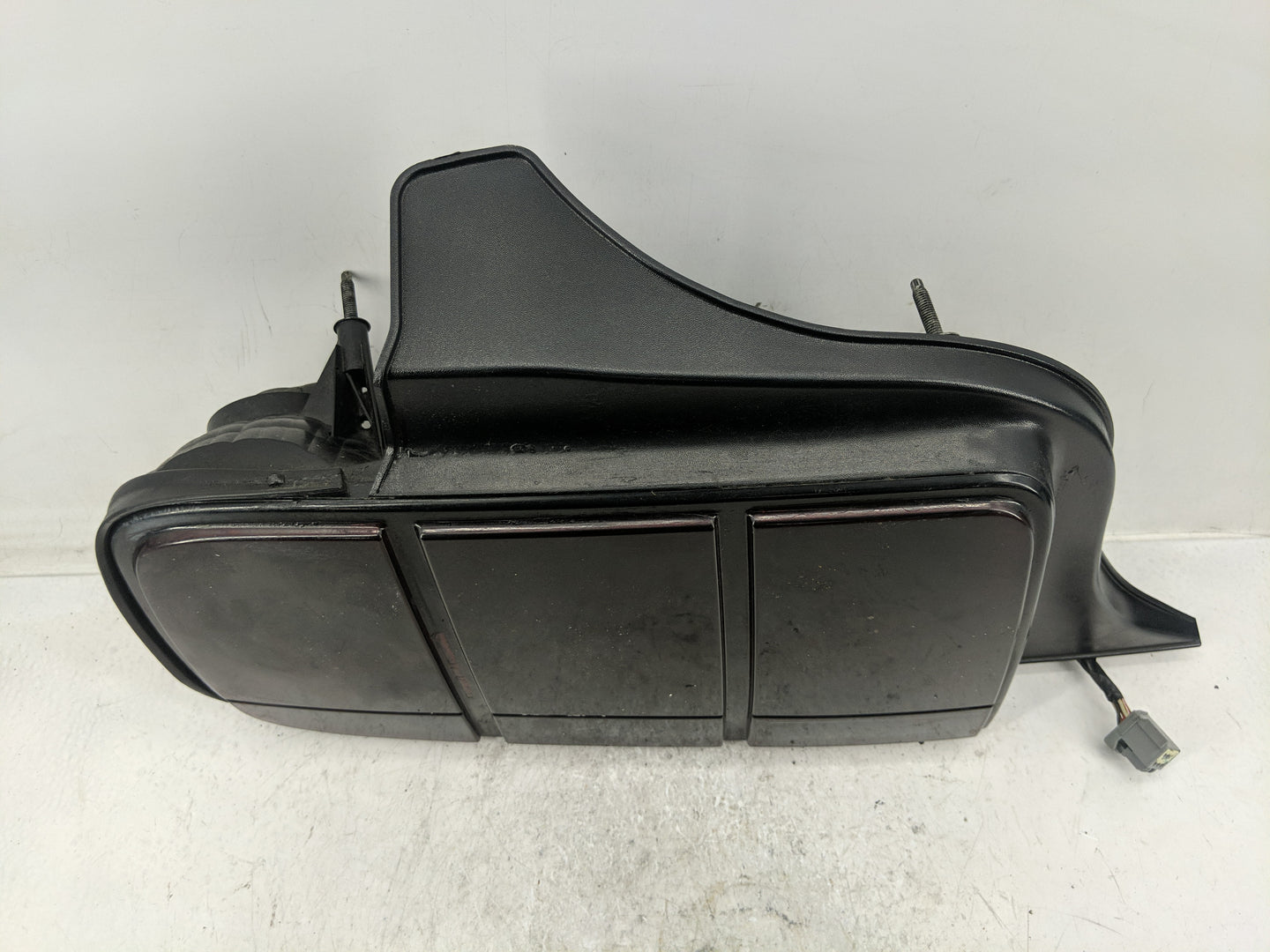 2005-2009 Ford Mustang Tail Light Assembly Driver Left OEM P/N:13A412-AA Fits Fits 2005 2006 2007 2008 2009 OEM Used Auto Pa
