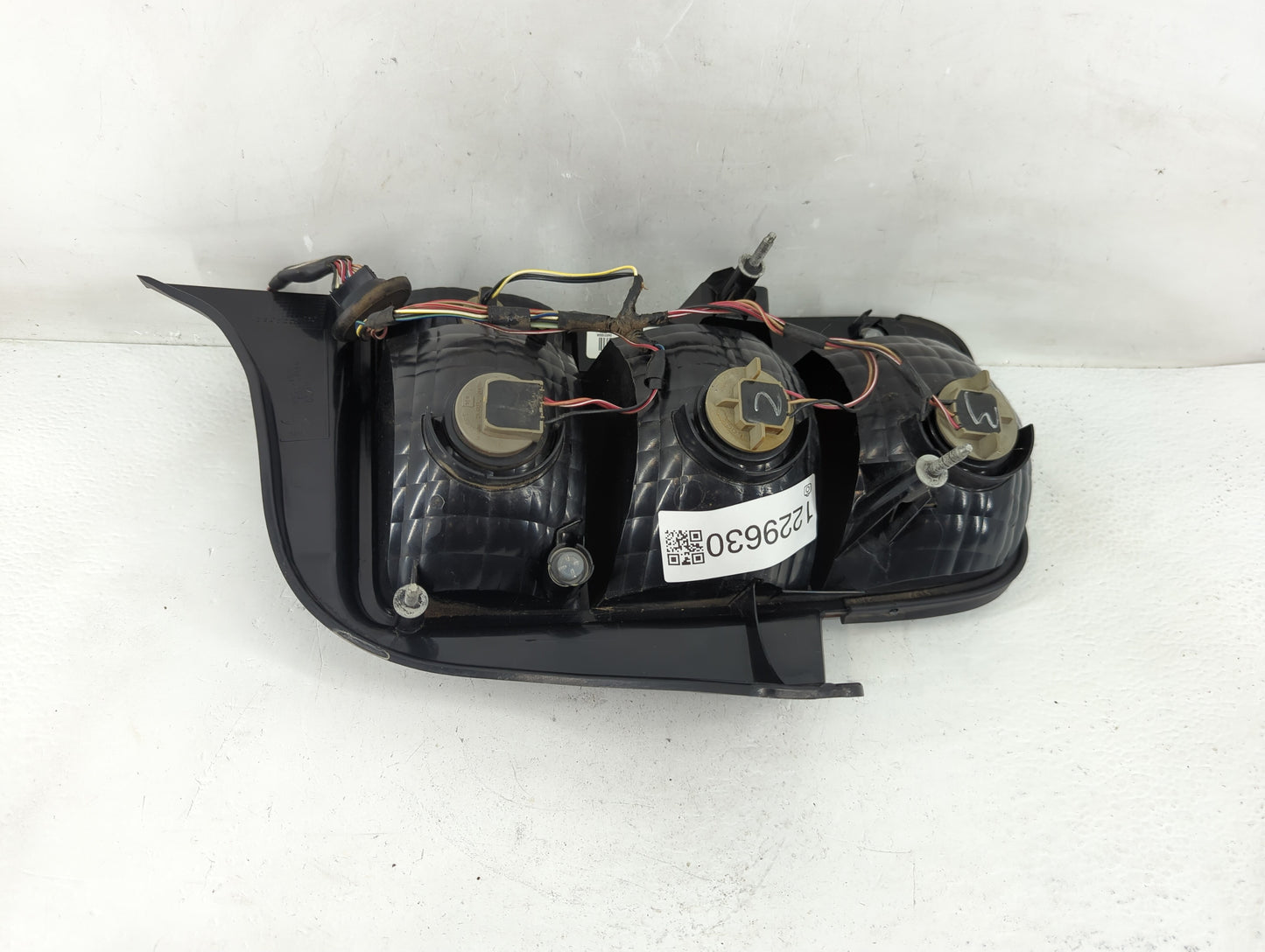 2005-2009 Ford Mustang Tail Light Assembly Passenger Right OEM P/N:13A412-AB Fits Fits 2005 2006 2007 2008 2009 OEM Used Aut