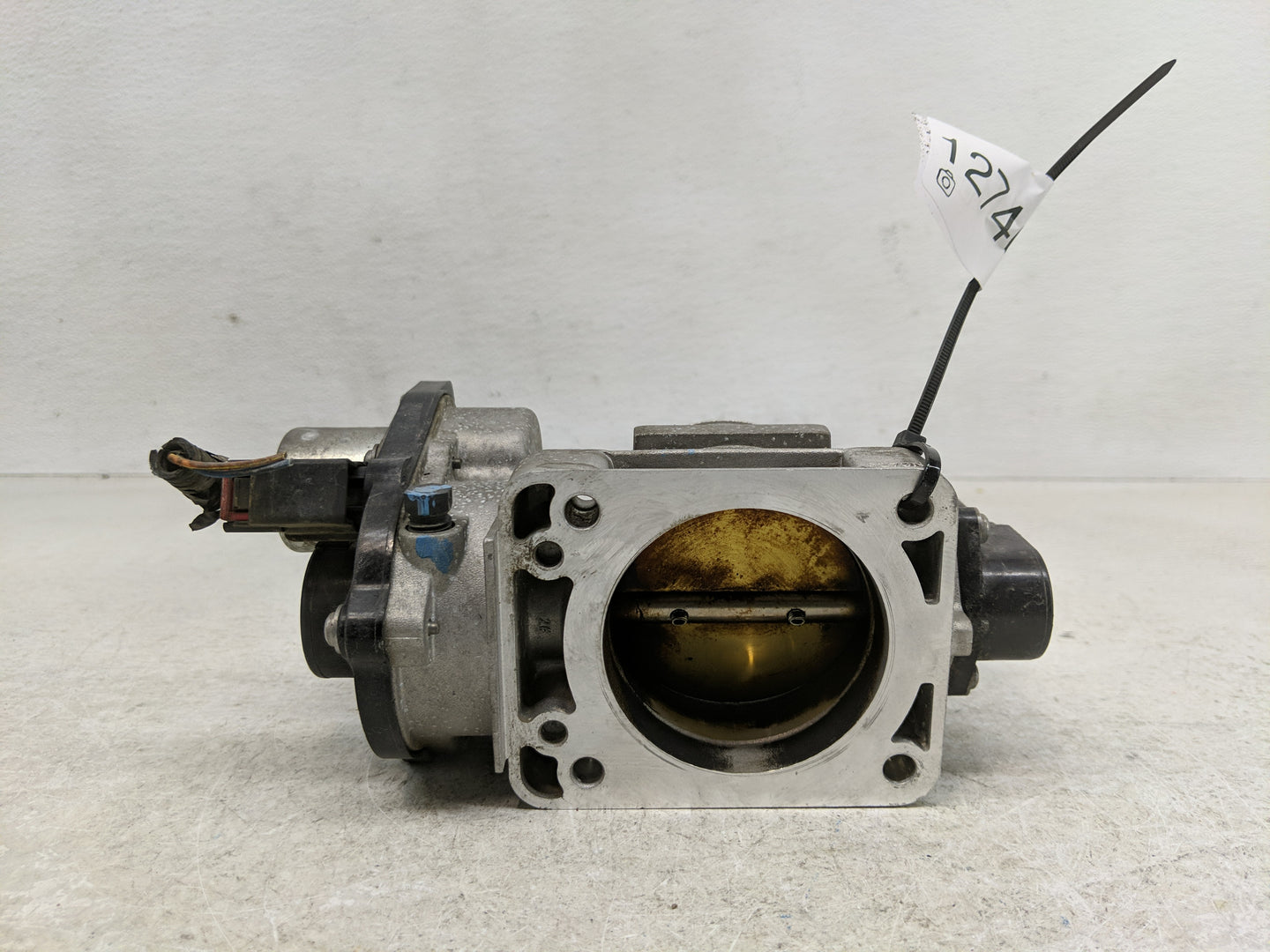 2006-2010 Ford Mustang Throttle Body Fits Fits 2004 2005 2006 2007 2008 2009 2010 2011 2012 2013 2014 2015 2016 OEM Used Aut
