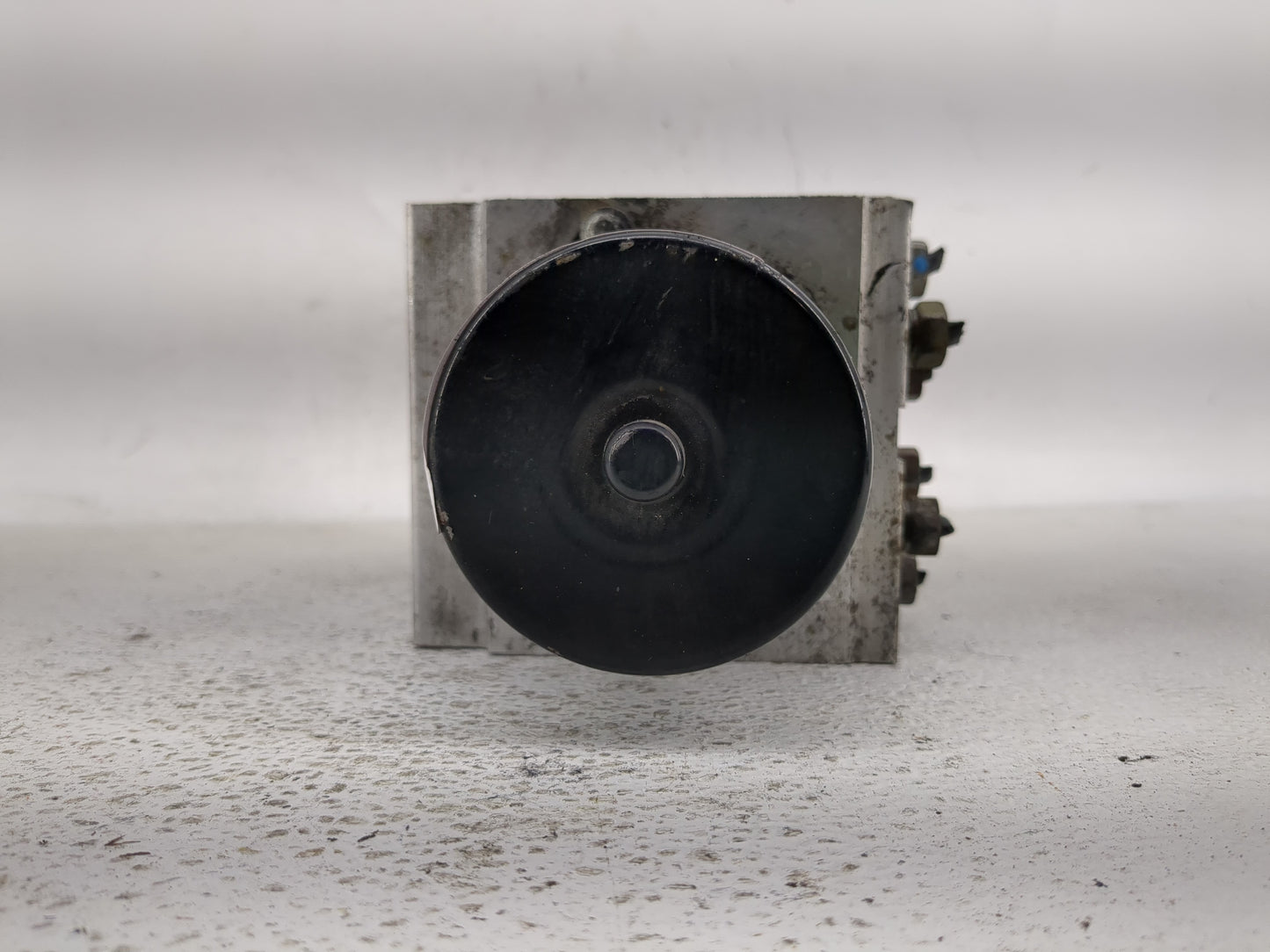 2005-2006 Ford Mustang ABS Pump Control Module Replacement P/N:6R33-2C353AB Fits Fits 2005 2006 OEM Used Auto Parts - Oemuse