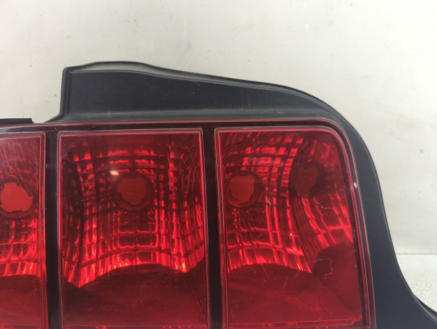 2005-2009 Ford Mustang Tail Light Assembly Passenger Right OEM Fits Fits 2005 2006 2007 2008 2009 OEM Used Auto Parts - Oemu