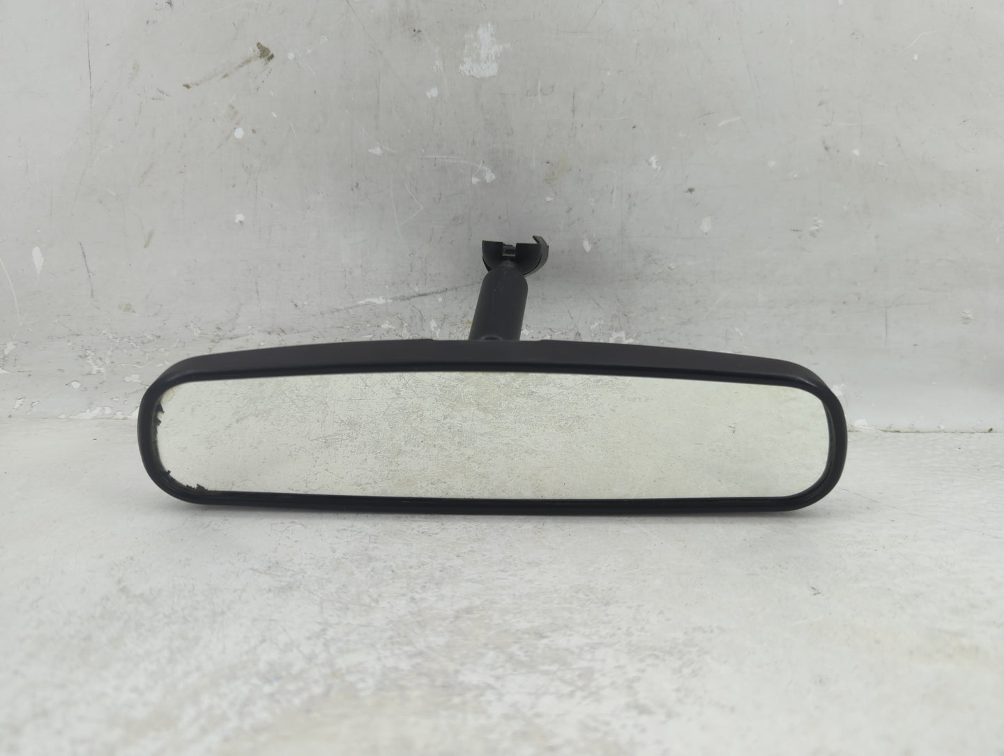2006 Ford Mustang Interior Rear View Mirror Replacement OEM P/N:E8011681 Fits OEM Used Auto Parts - Oemusedautoparts1.com