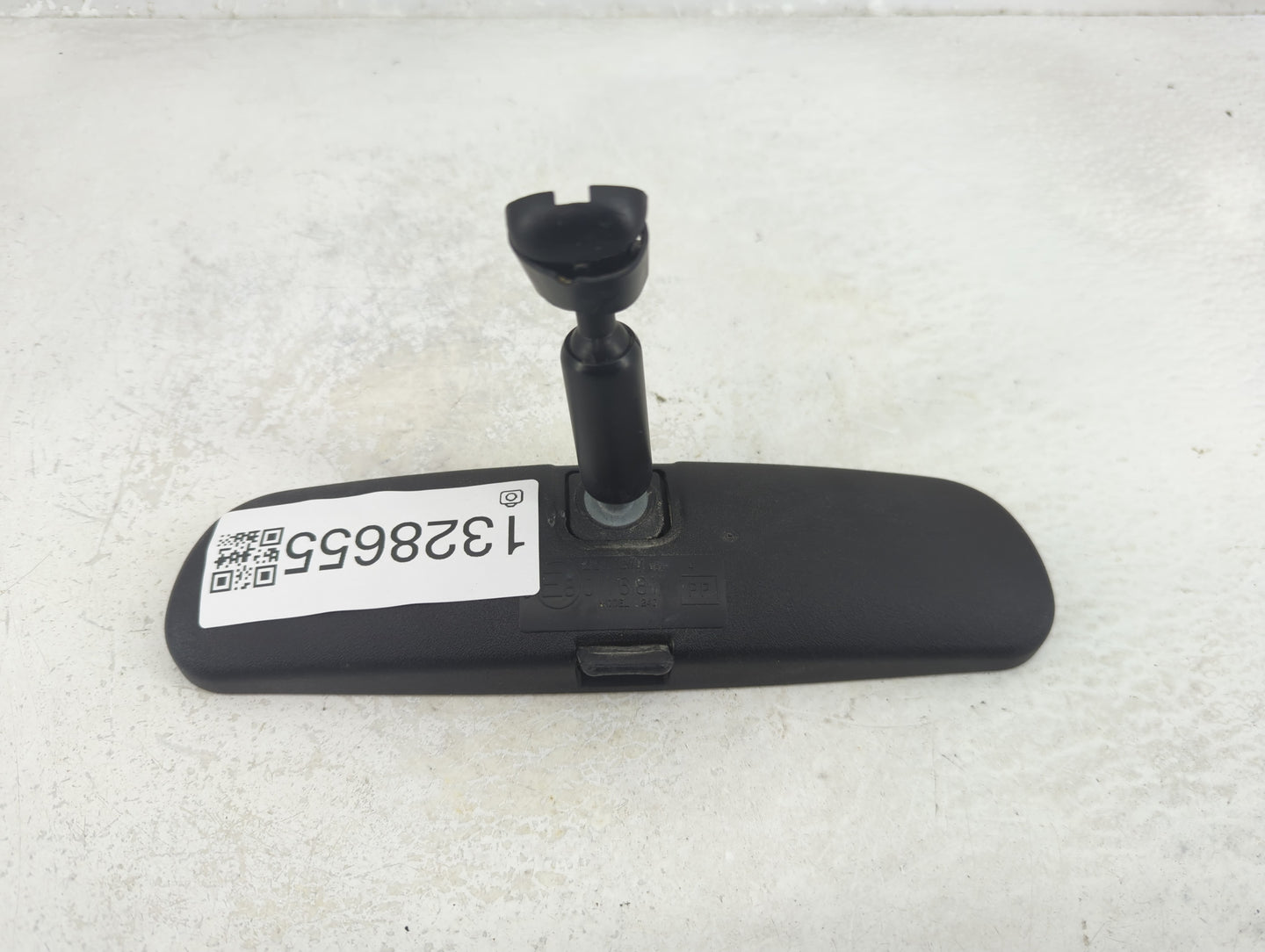 2006 Ford Mustang Interior Rear View Mirror Replacement OEM P/N:E8011681 Fits OEM Used Auto Parts - Oemusedautoparts1.com