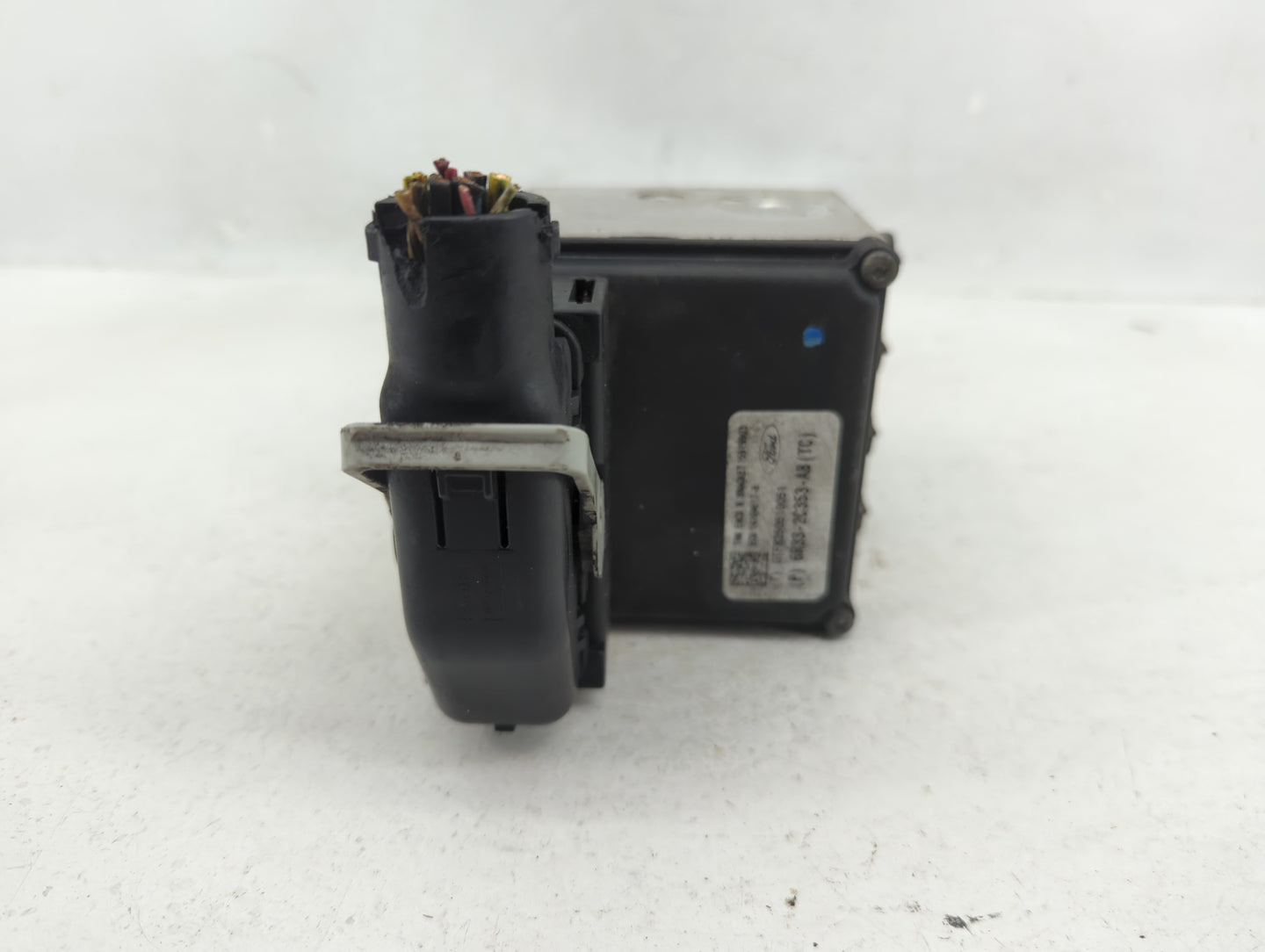 2005-2006 Ford Mustang ABS Pump Control Module Replacement P/N:6R33-2C353-AB Fits Fits 2005 2006 OEM Used Auto Parts - Oemus
