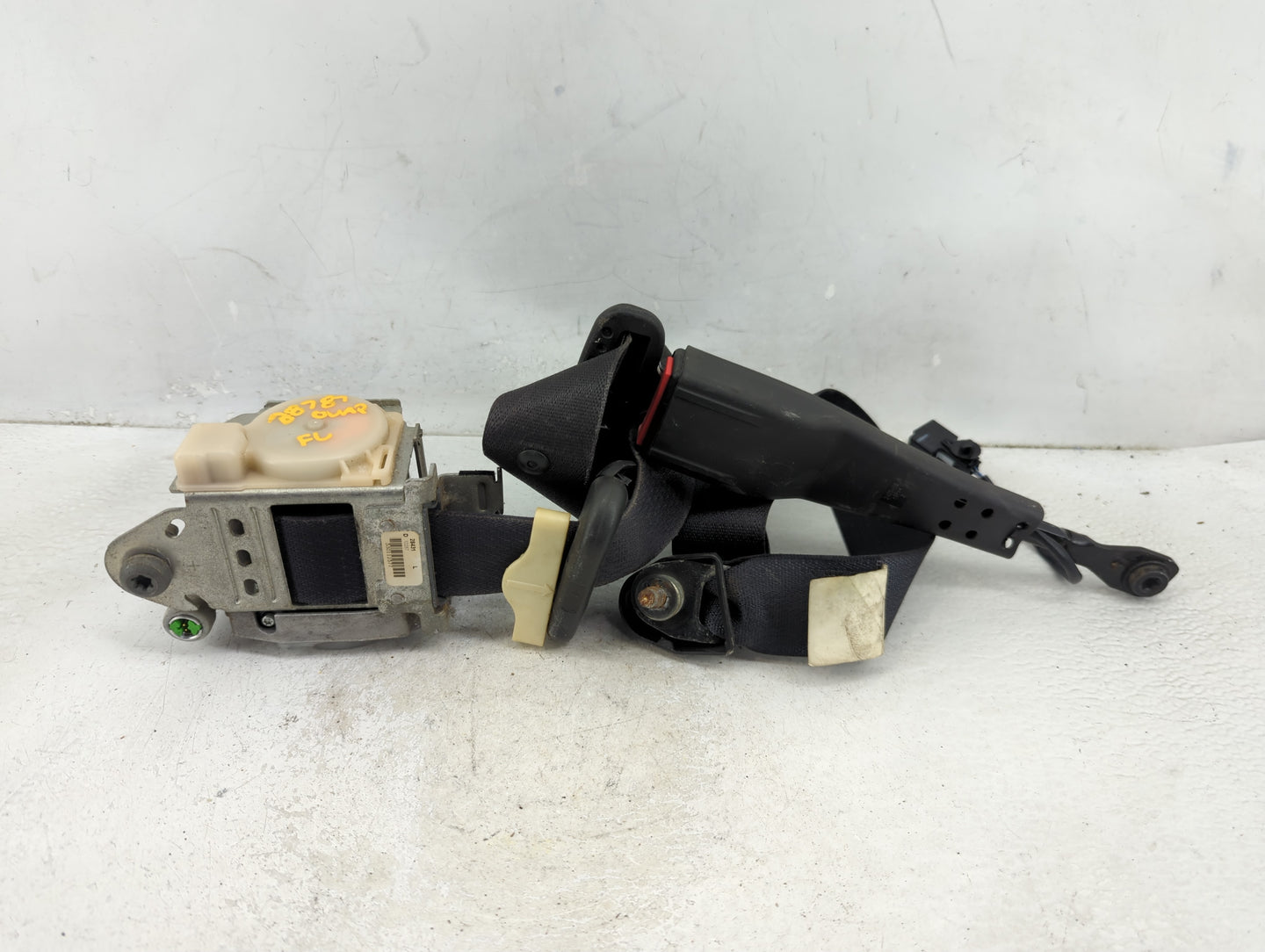 2005-2006 Ford Mustang Seat Belt Control Module - Oemusedautoparts1.com