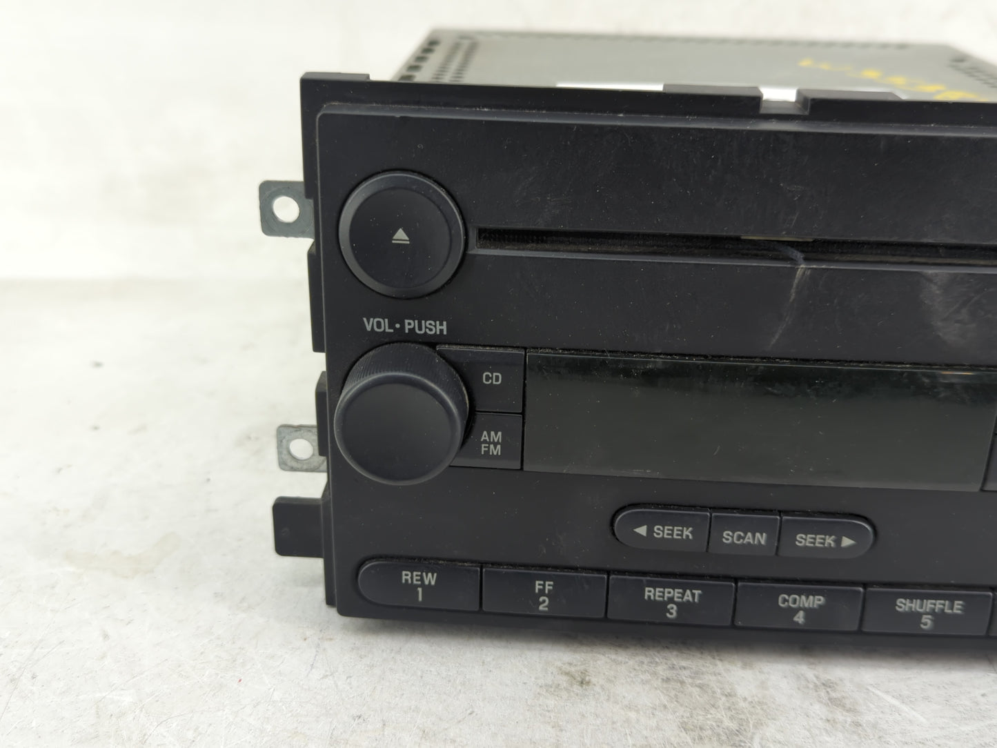 2005-2006 Ford Mustang Radio AM FM Cd Player Receiver Replacement P/N:6F9T-18C869-AE Fits Fits 2005 2006 OEM Used Auto Parts