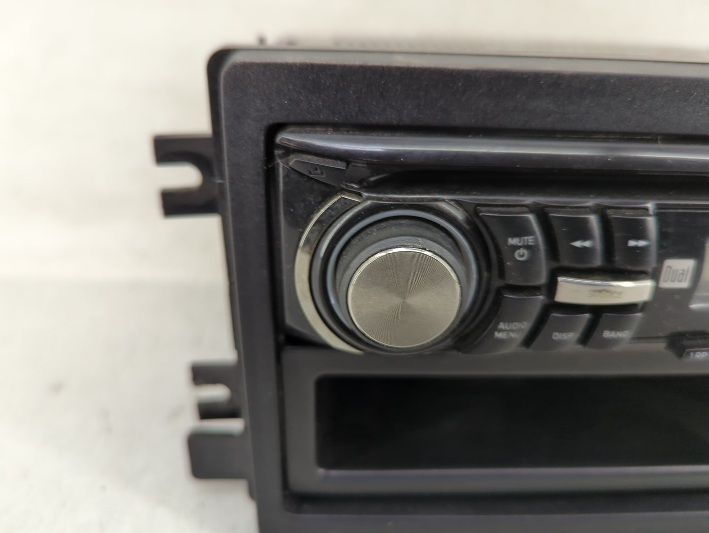 2006 Ford Mustang Radio AM FM Cd Player Receiver Replacement Fits OEM Used Auto Parts - Oemusedautoparts1.com