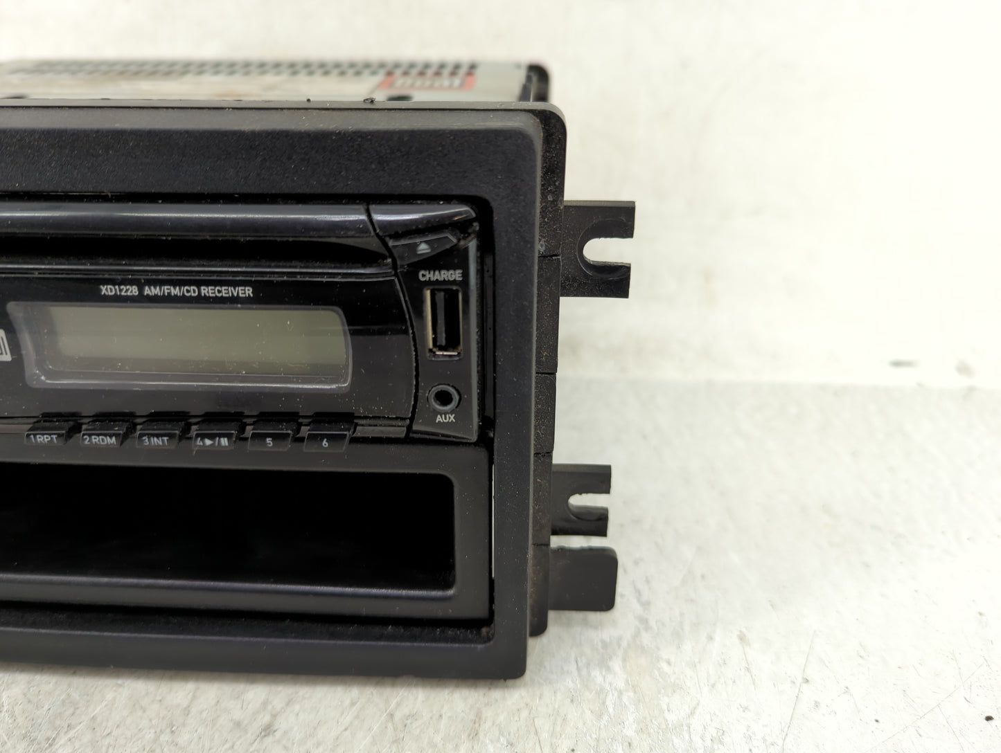 2006 Ford Mustang Radio AM FM Cd Player Receiver Replacement Fits OEM Used Auto Parts - Oemusedautoparts1.com