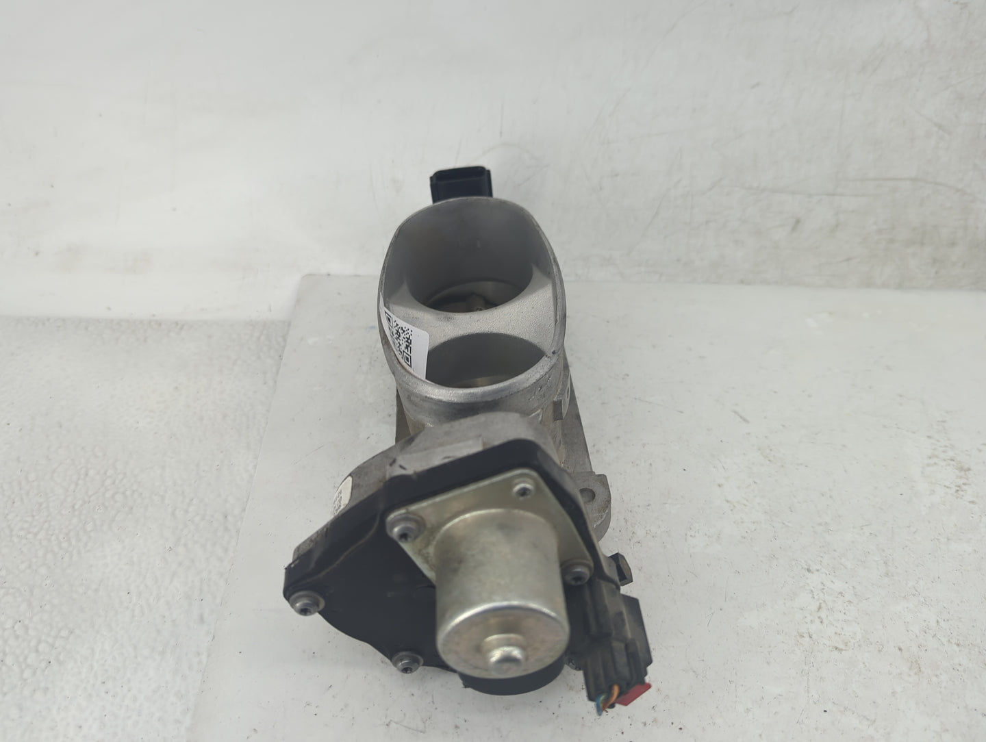 2005-2010 Ford Mustang Throttle Body P/N:AG1E-9E928-AA Fits Fits 2005 2006 2007 2008 2009 2010 OEM Used Auto Parts - Oemused