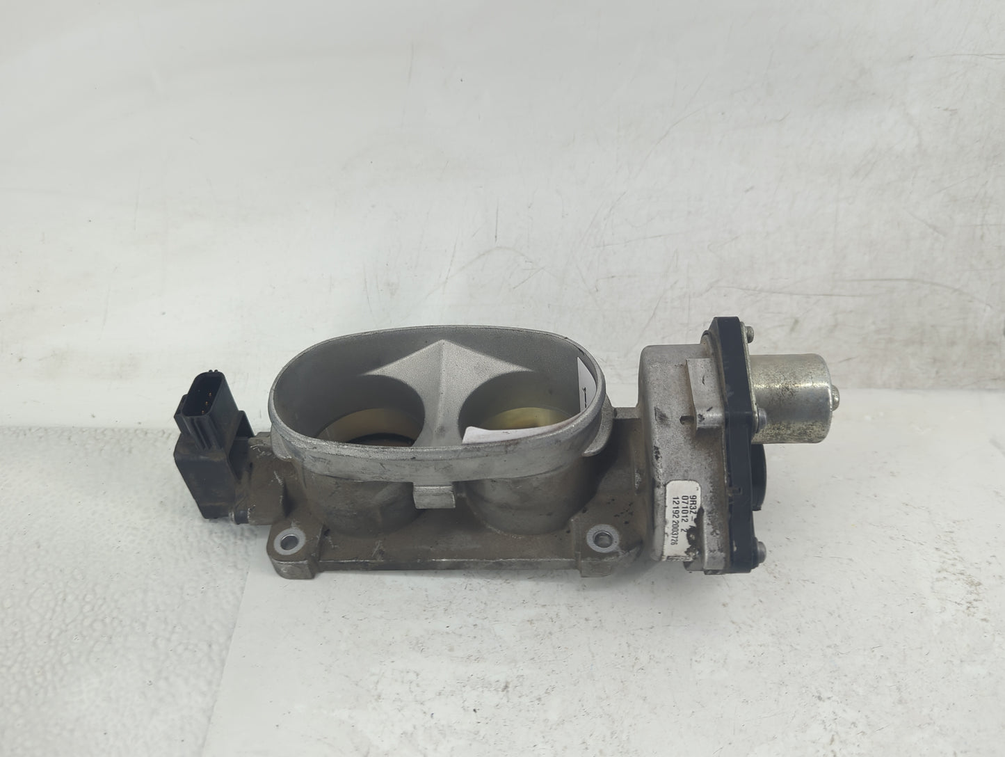 2005-2010 Ford Mustang Throttle Body P/N:AG1E-9E928-AA Fits Fits 2005 2006 2007 2008 2009 2010 OEM Used Auto Parts - Oemused