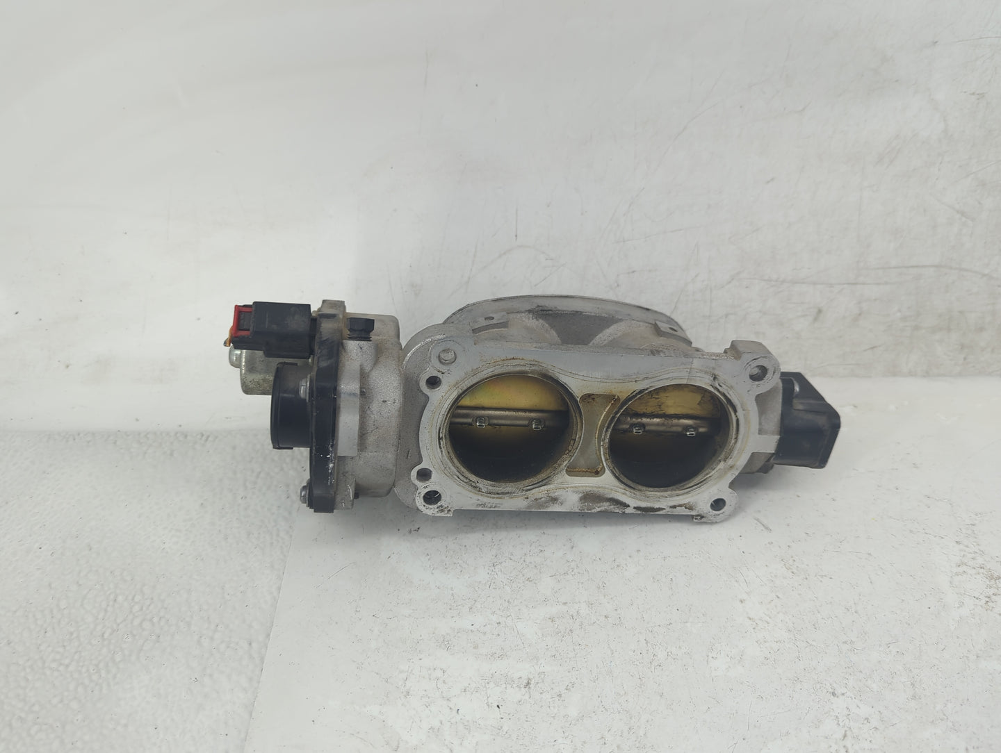 2005-2010 Ford Mustang Throttle Body P/N:AG1E-9E928-AA Fits Fits 2005 2006 2007 2008 2009 2010 OEM Used Auto Parts - Oemused