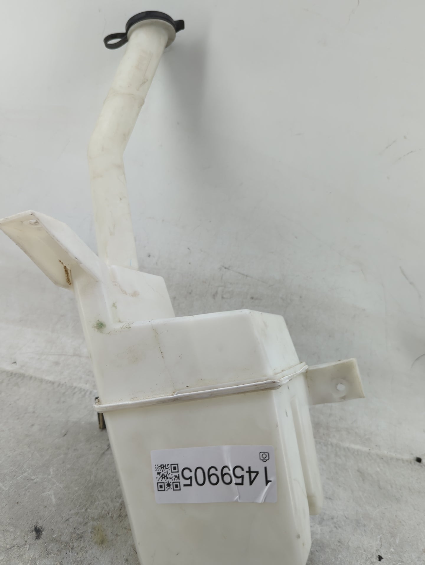 2005-2009 Ford Mustang Windshield Washer Fluid Reservoir Bottle Oem 1459905 - Oemusedautoparts1.com