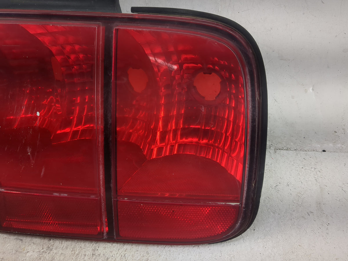 2006 Ford Mustang Tail Light Assembly Driver Left OEM P/N:6R3313A602DEL Fits OEM Used Auto Parts - Oemusedautoparts1.com