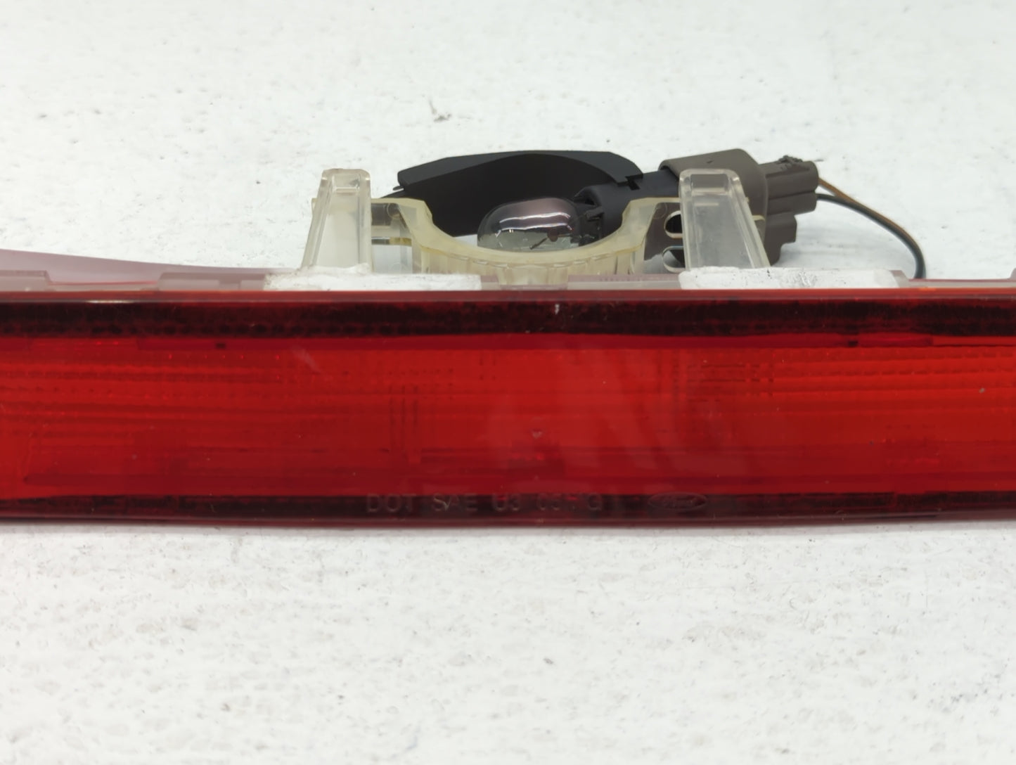 2006 Ford Mustang Third Brake Light Tail Light P/N:4R33-13A613-A Fits OEM Used Auto Parts - Oemusedautoparts1.com