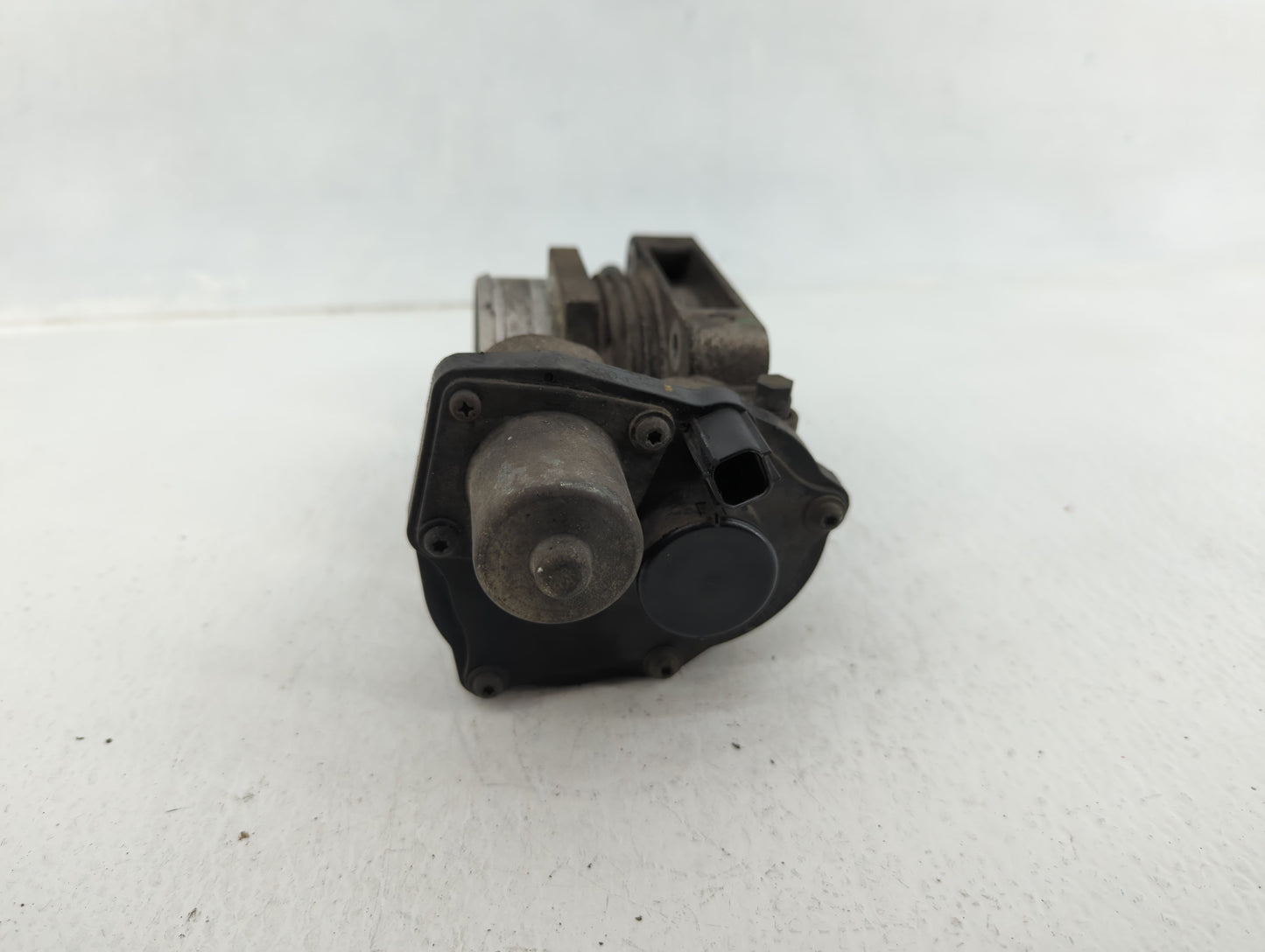 2006-2010 Ford Mustang Throttle Body P/N:101505 2 052880066312 Fits OEM Used Auto Parts - Oemusedautoparts1.com