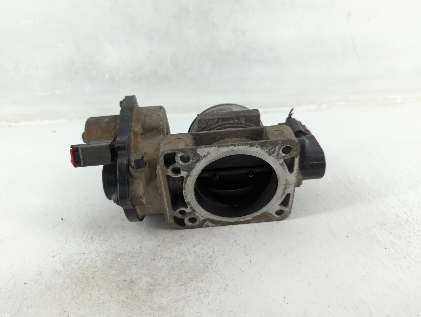 2006-2010 Ford Mustang Throttle Body P/N:112205 3 053260311013 Fits OEM Used Auto Parts - Oemusedautoparts1.com