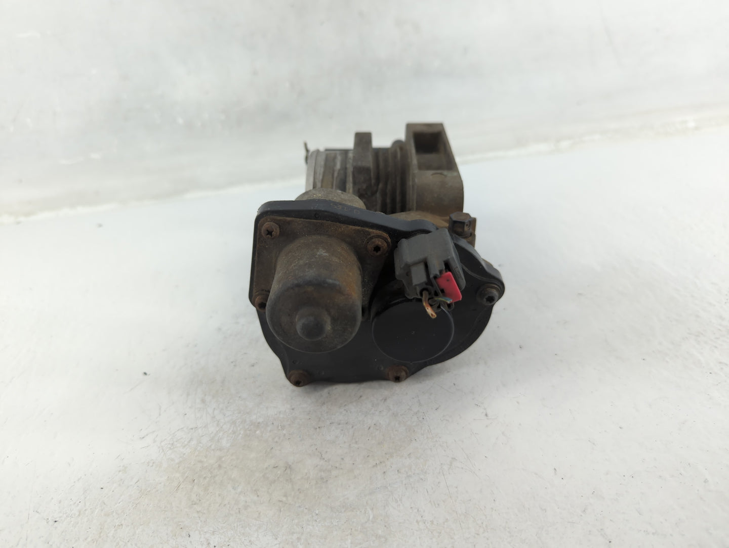 2006-2010 Ford Mustang Throttle Body P/N:112205 3 053260311013 Fits OEM Used Auto Parts - Oemusedautoparts1.com