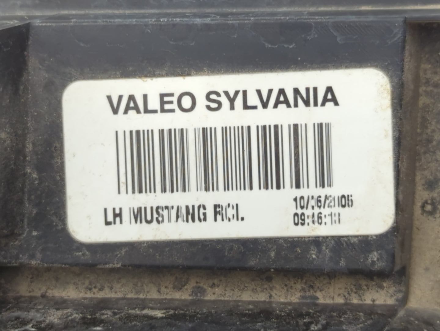 2005-2009 Ford Mustang Tail Light Assembly Driver Left OEM P/N:8R33-13B505-AB Fits Fits 2005 2006 2007 2008 2009 OEM Used Au