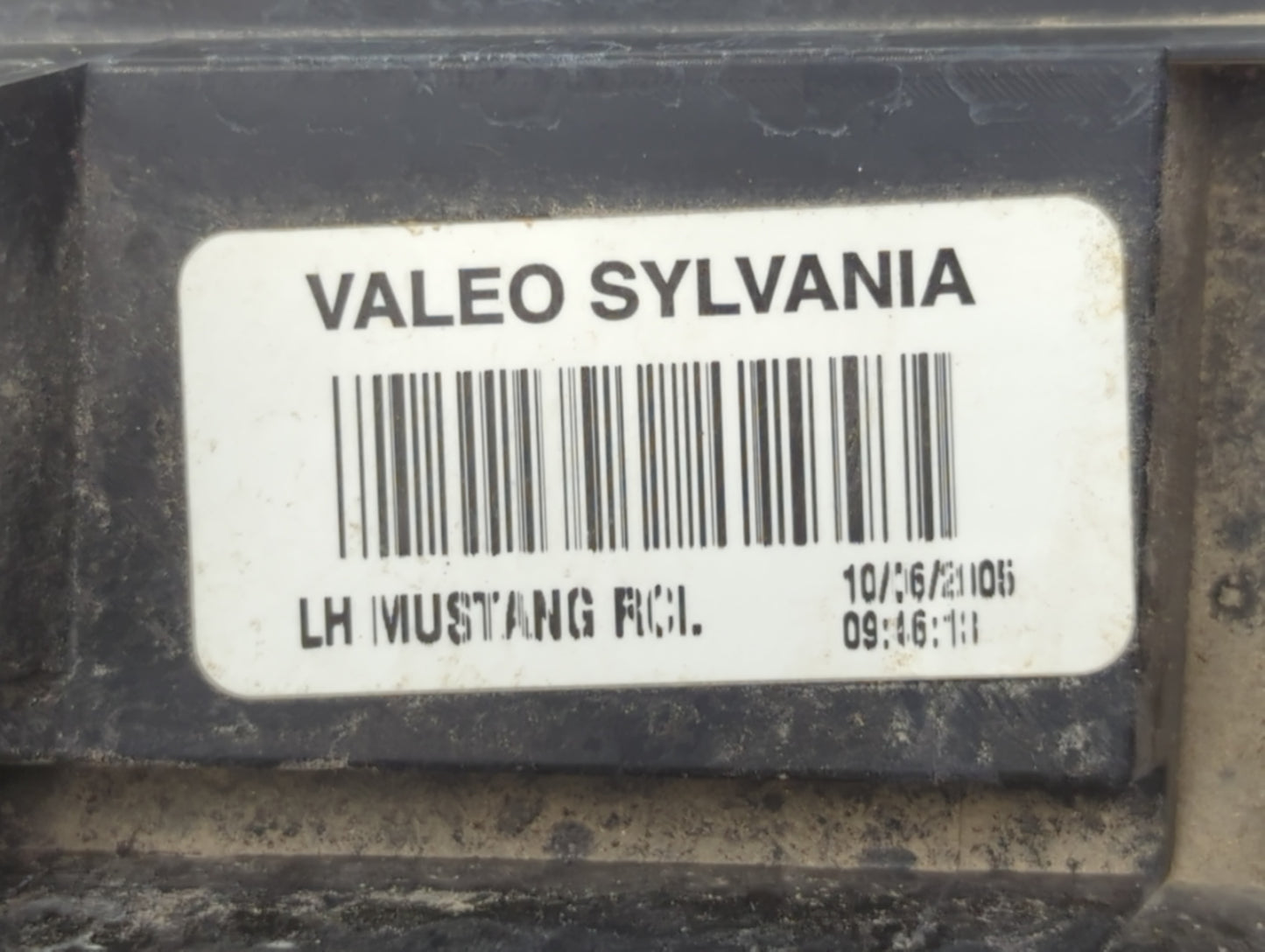 2005-2009 Ford Mustang Tail Light Assembly Driver Left OEM P/N:8R33-13B505-AB Fits Fits 2005 2006 2007 2008 2009 OEM Used Au