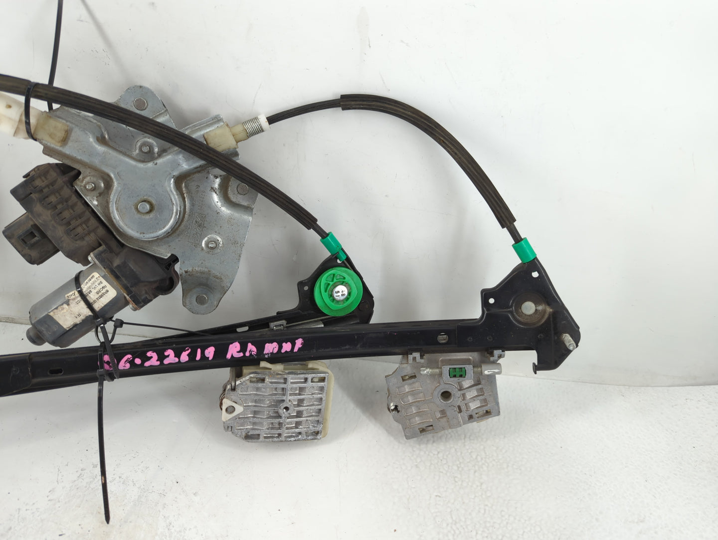 2005-2009 Ford Mustang Used Window Regulator Passenger Front 777923 - Oemusedautoparts1.com