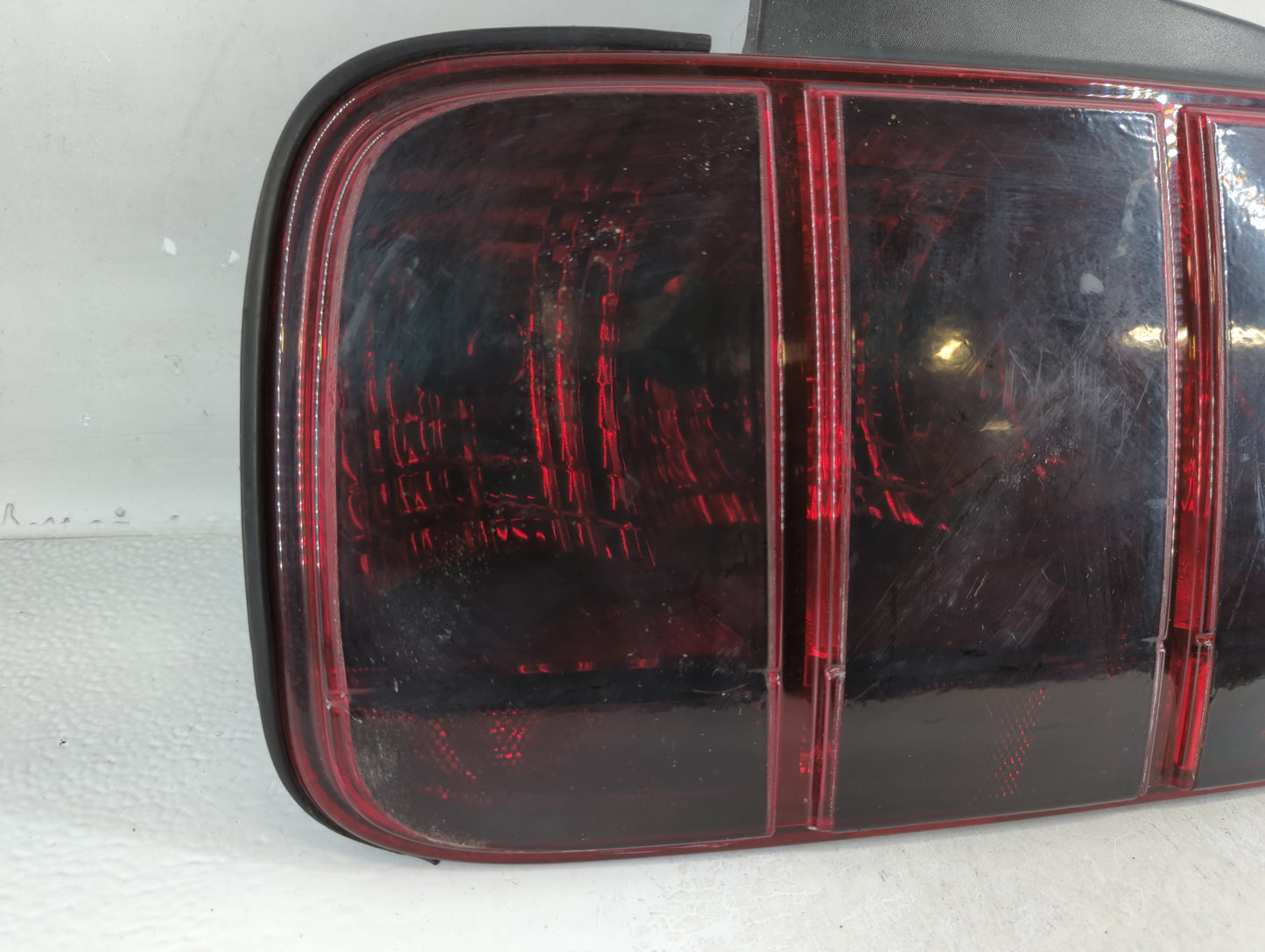 2005-2009 Ford Mustang Tail Light Assembly Driver Left OEM Fits Fits 2005 2006 2007 2008 2009 OEM Used Auto Parts - Oemuseda