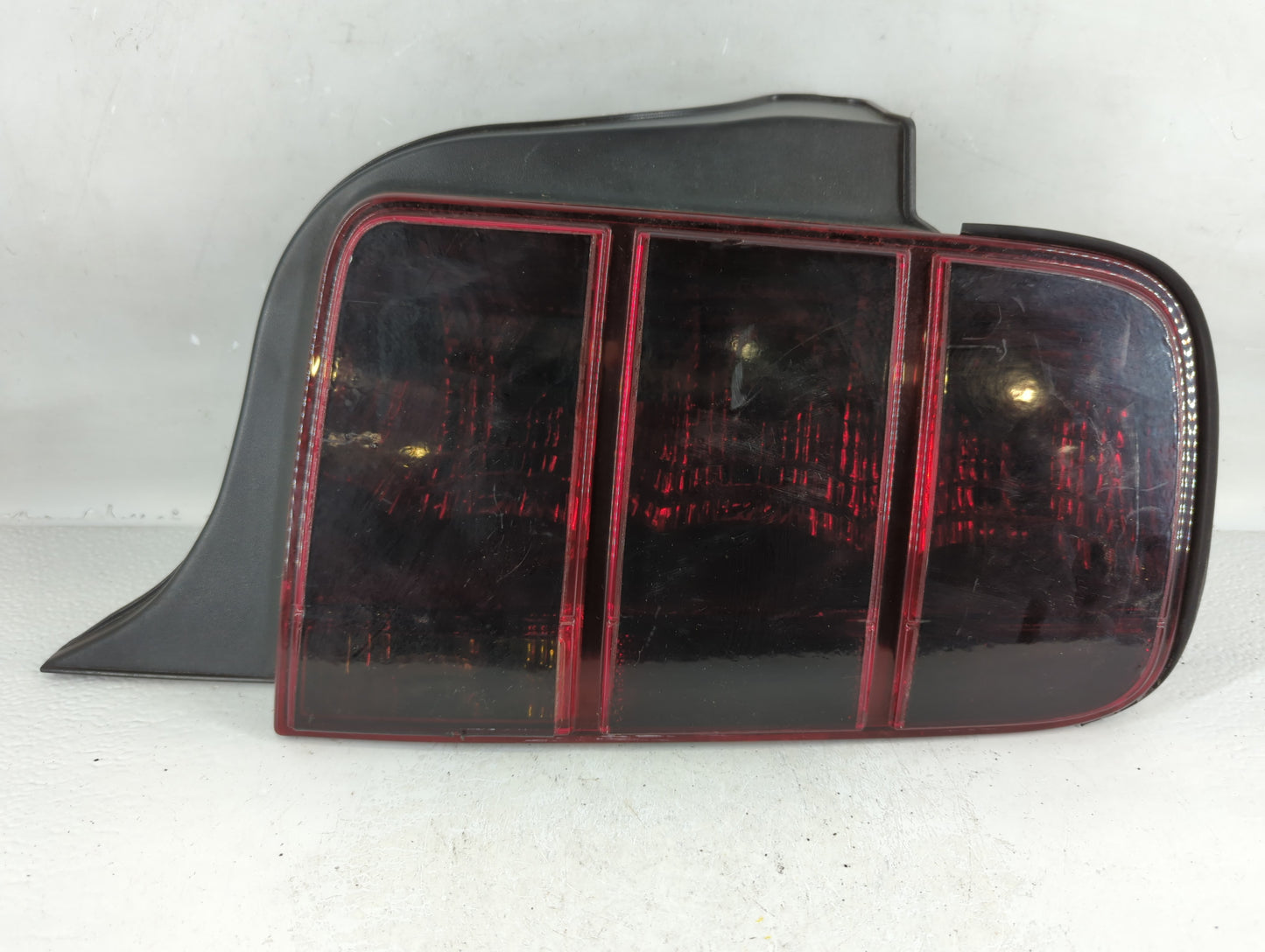 2005-2009 Ford Mustang Tail Light Assembly Passenger Right OEM Fits Fits 2005 2006 2007 2008 2009 OEM Used Auto Parts - Oemu