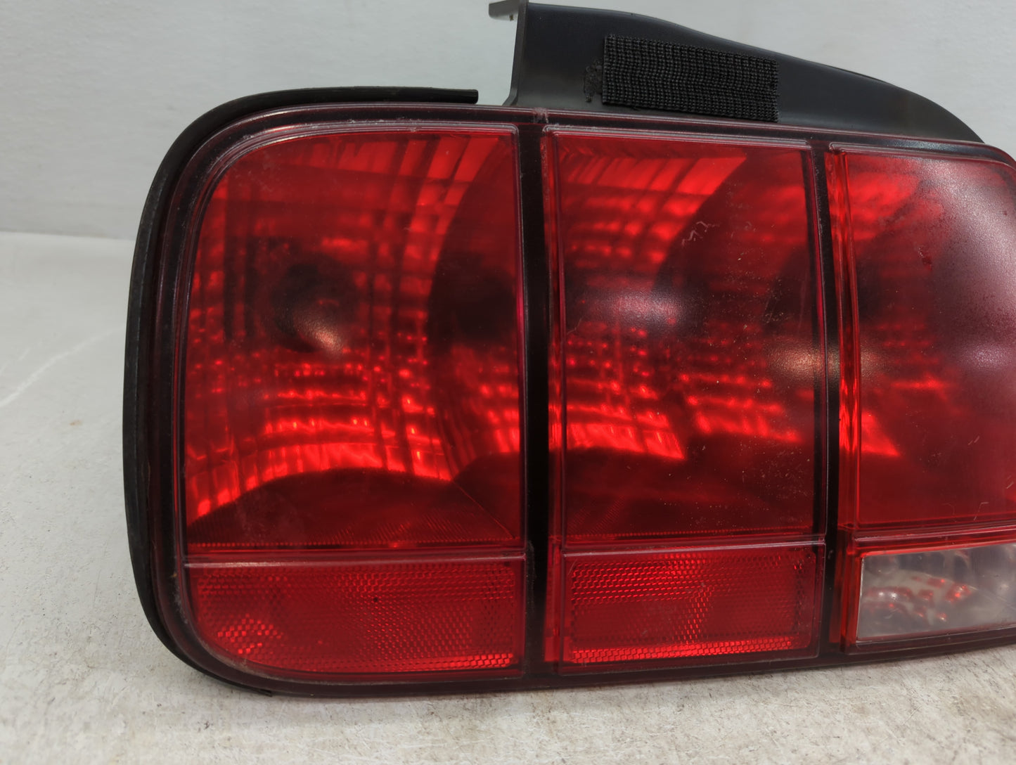 2005-2009 Ford Mustang Tail Light Assembly Driver Left OEM Fits Fits 2005 2006 2007 2008 2009 OEM Used Auto Parts - Oemuseda