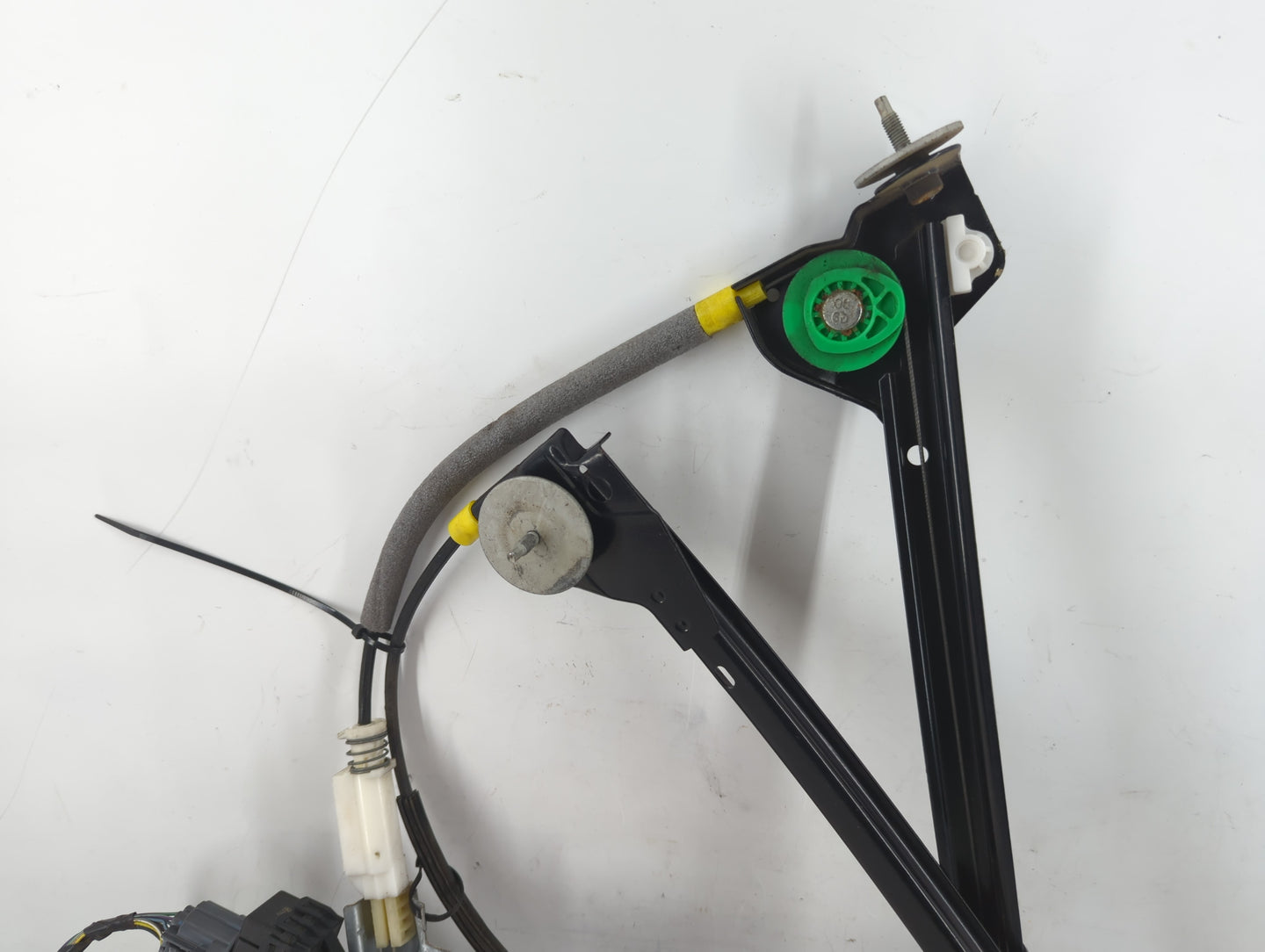 2005-2009 Ford Mustang Driver Left Front Window Regulator - Oemusedautoparts1.com