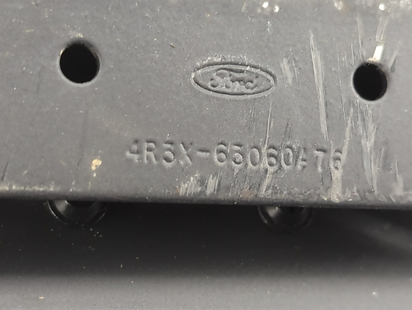 2005-2006 Ford Mustang Center Console Armrest Cover Lid Fits Fits 2005 2006 OEM Used Auto Parts - Oemusedautoparts1.com