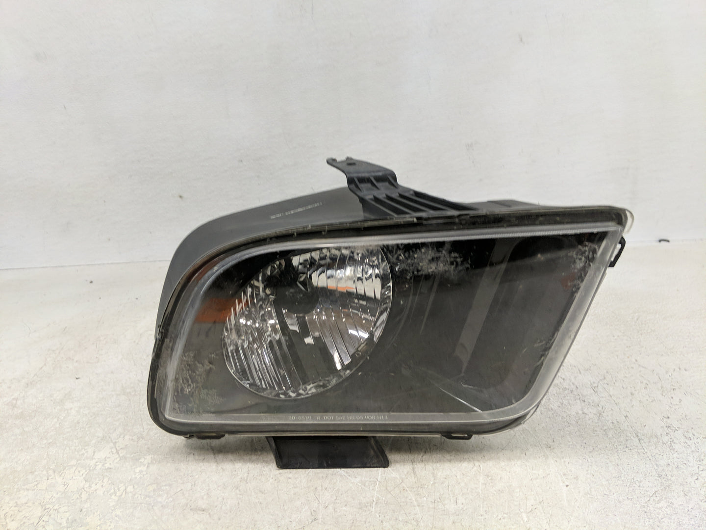 2005-2006 Ford Mustang Passenger Right Oem Head Light Headlight Lamp - Oemusedautoparts1.com