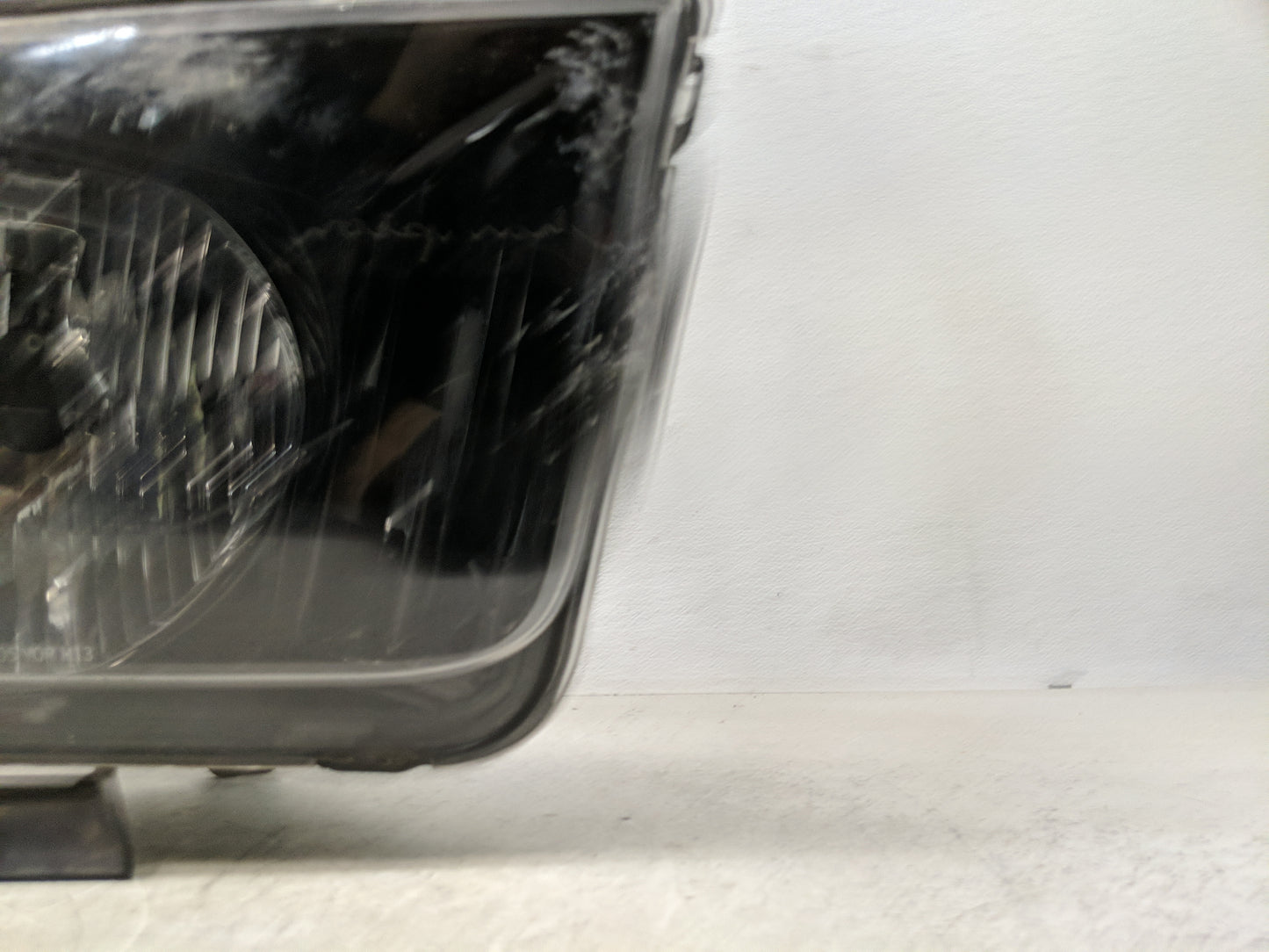 2005-2006 Ford Mustang Passenger Right Oem Head Light Headlight Lamp - Oemusedautoparts1.com