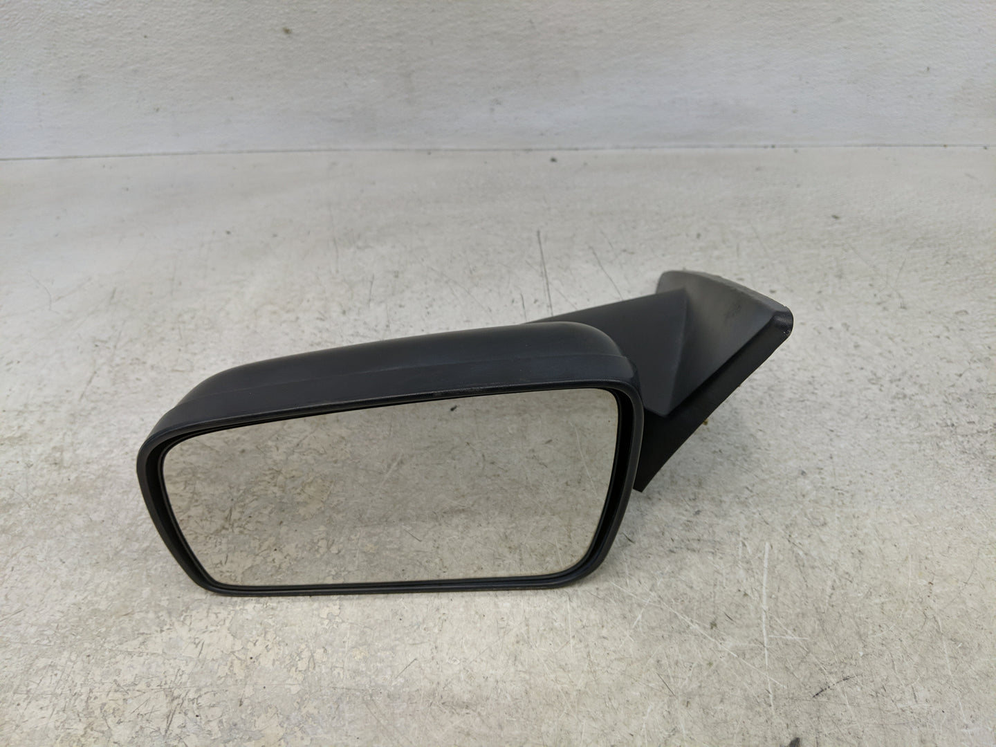 2005-2009 Ford Mustang Driver Side View Mirror - Left Door Mirror OEM Used - Oemusedautoparts1.com