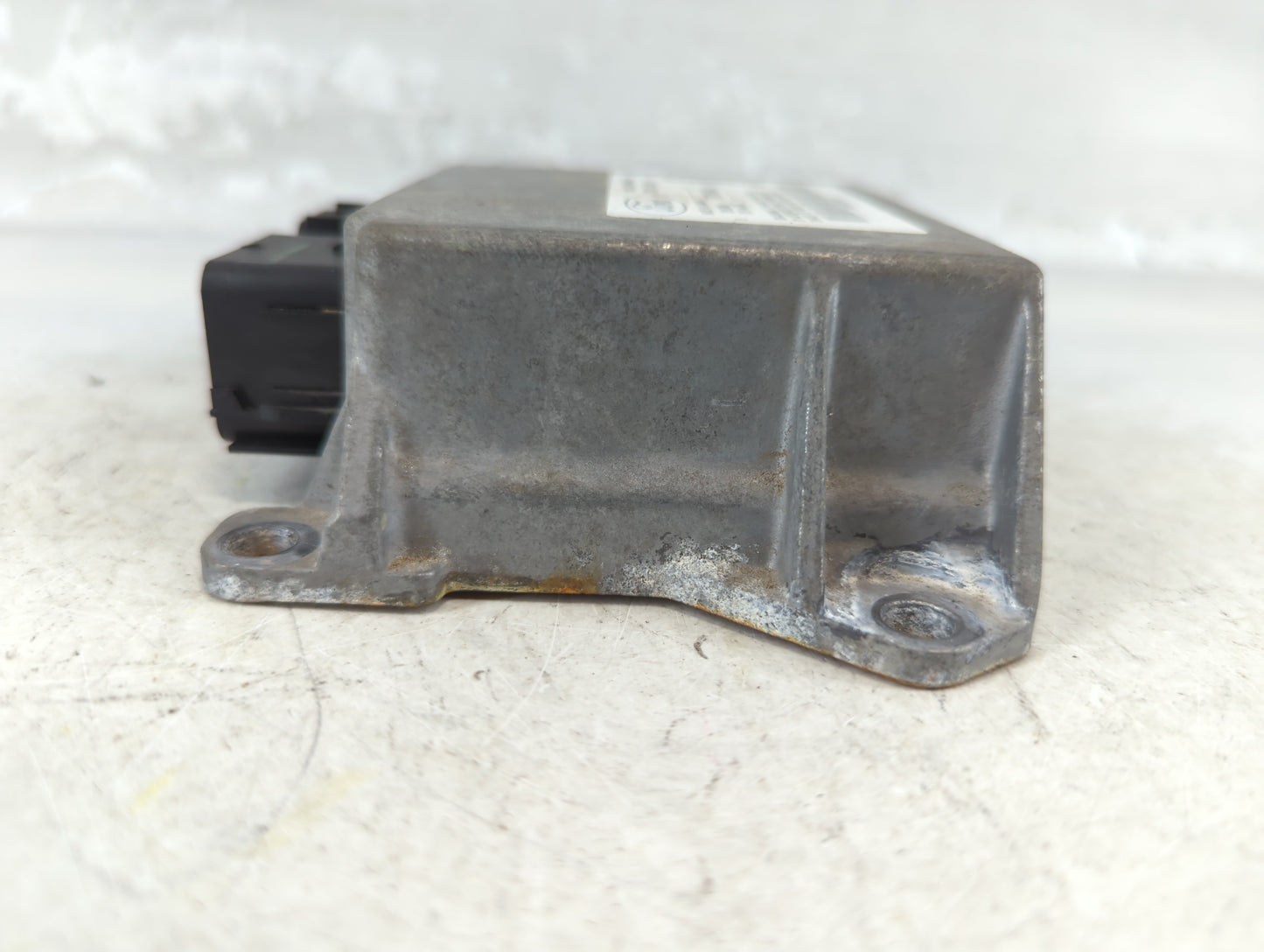 2005-2006 Ford Mustang Radio AM FM Cd Player Receiver Replacement P/N:6R33-14B321-AB Fits Fits 2005 2006 OEM Used Auto Parts