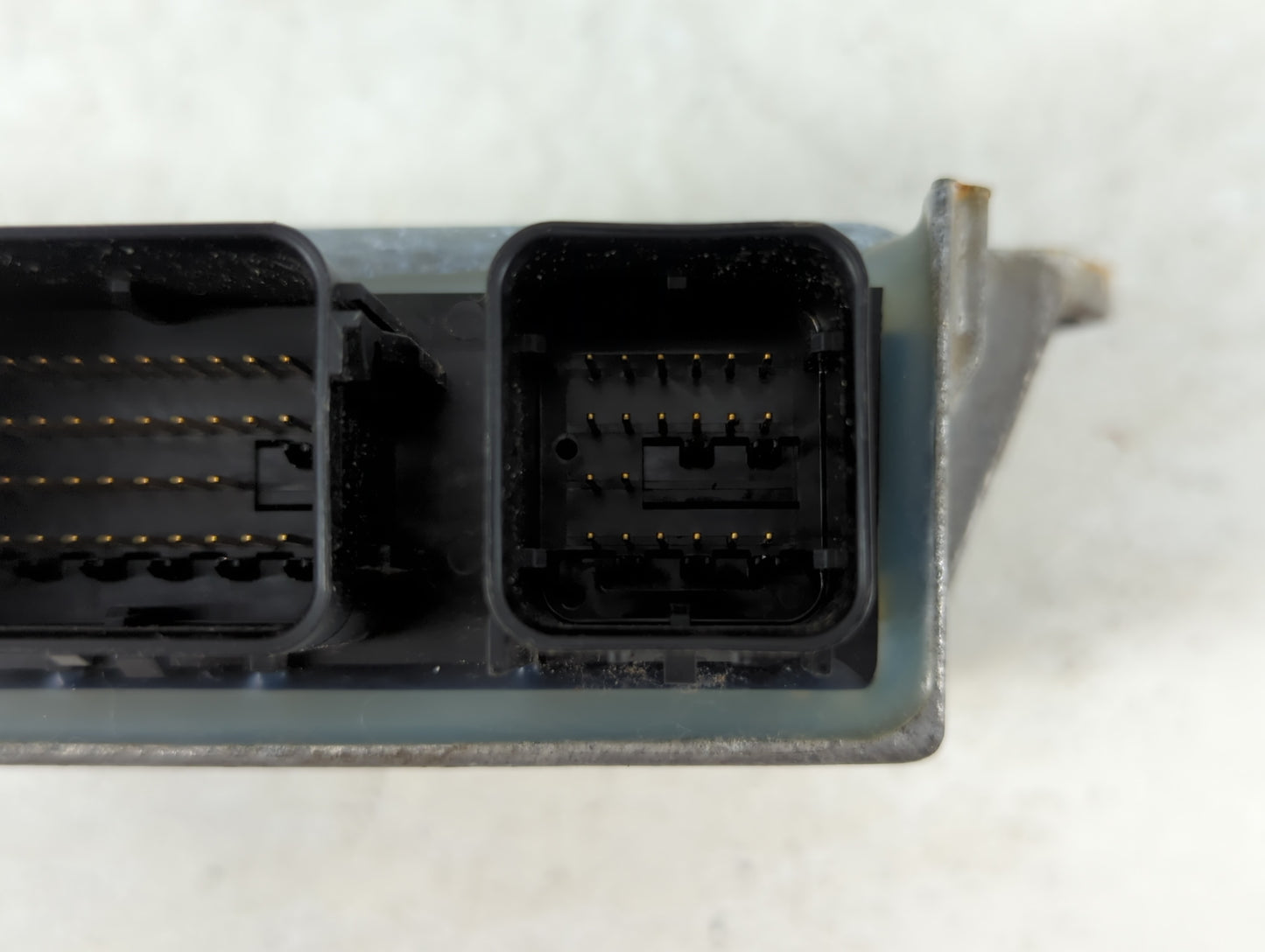 2005-2006 Ford Mustang Radio AM FM Cd Player Receiver Replacement P/N:6R33-14B321-AB Fits Fits 2005 2006 OEM Used Auto Parts