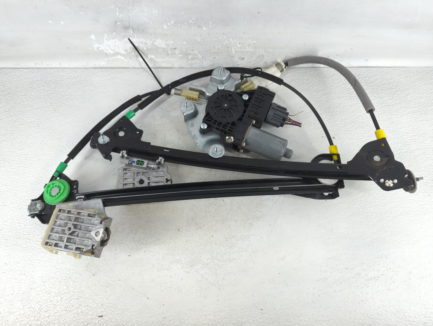 2005-2009 Ford Mustang Window Regulator Passenger Front - Oemusedautoparts1.com