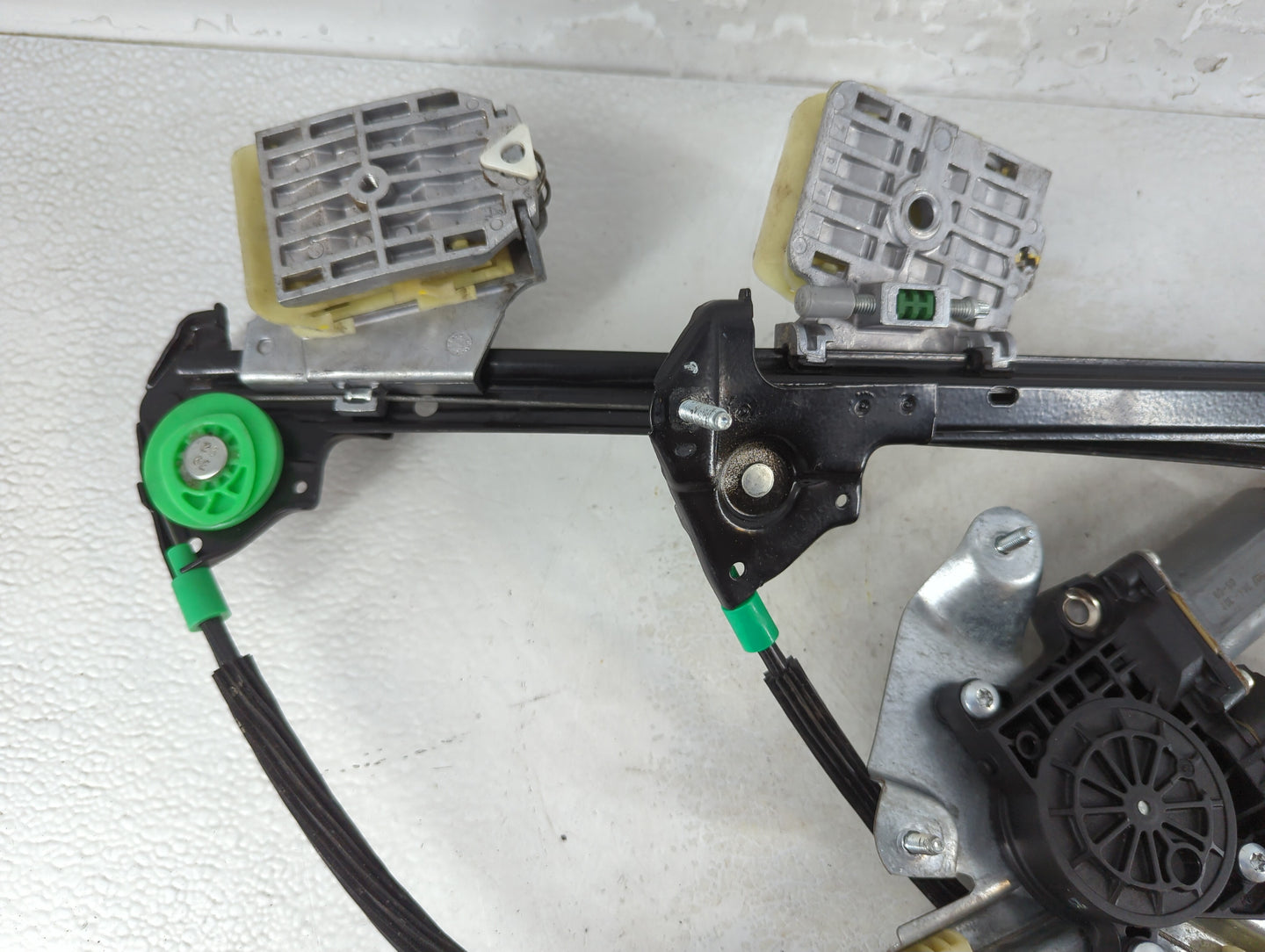 2005-2009 Ford Mustang Driver Left Front Window Regulator - Oemusedautoparts1.com